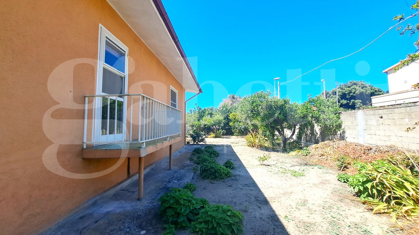 Villa con giardino a Cabras