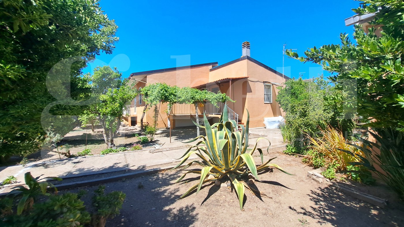 Villa con giardino a Cabras