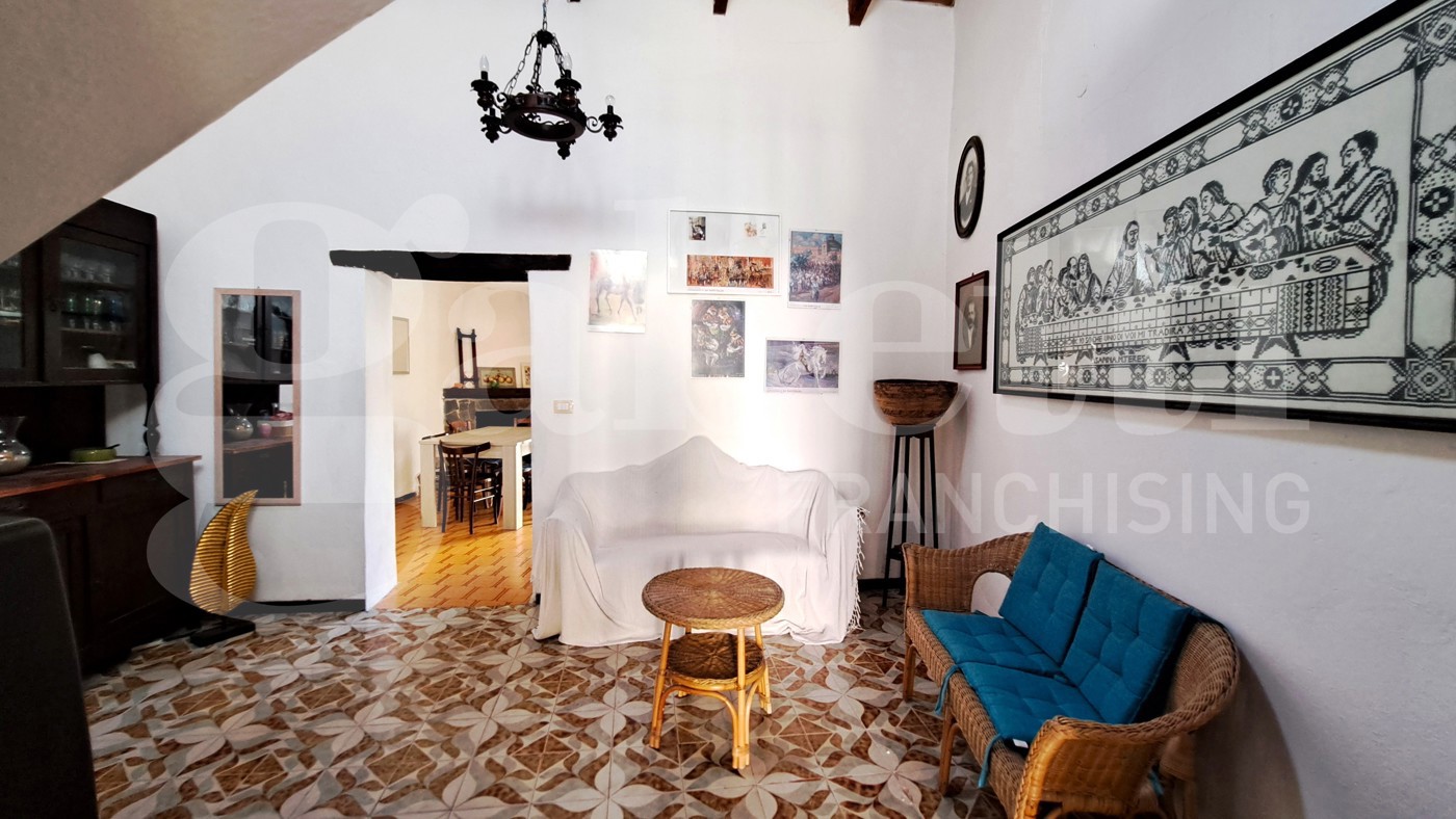Casa indipendente con giardino a Oristano