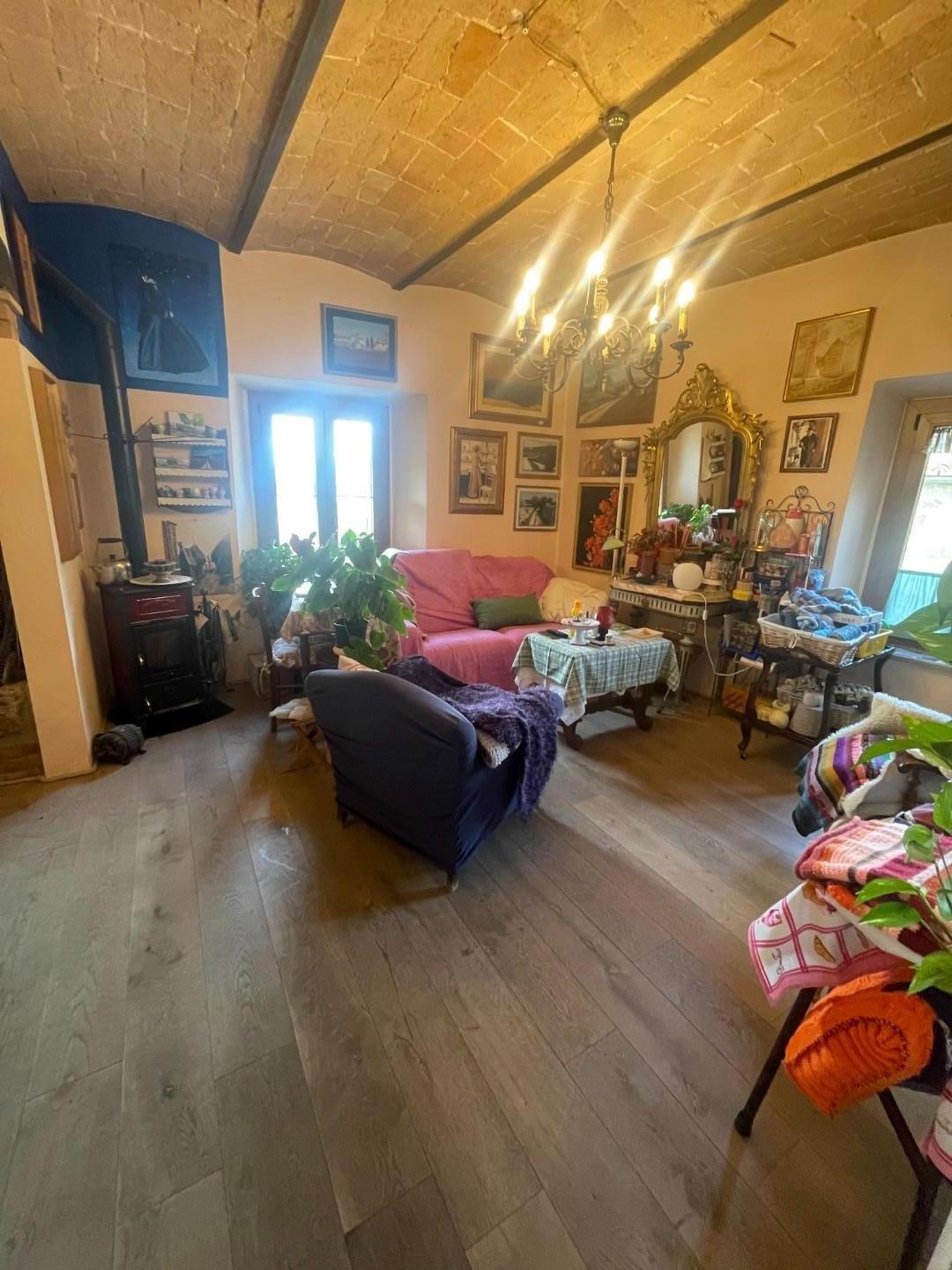 Casa indipendente ristrutturata, Murlo casciano