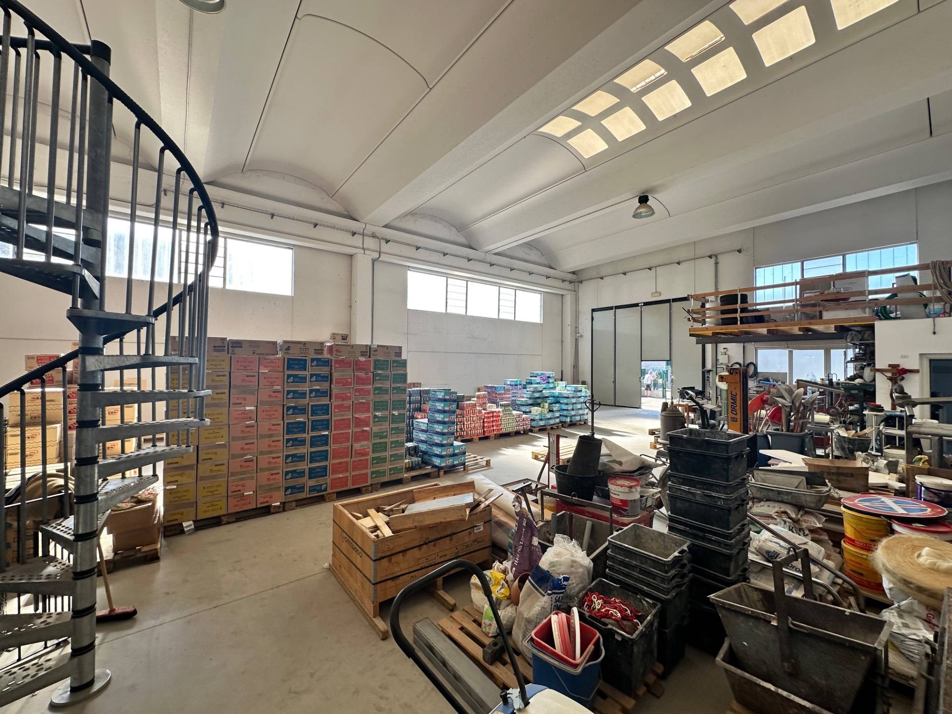 Capannone in vendita a Castel Rozzone