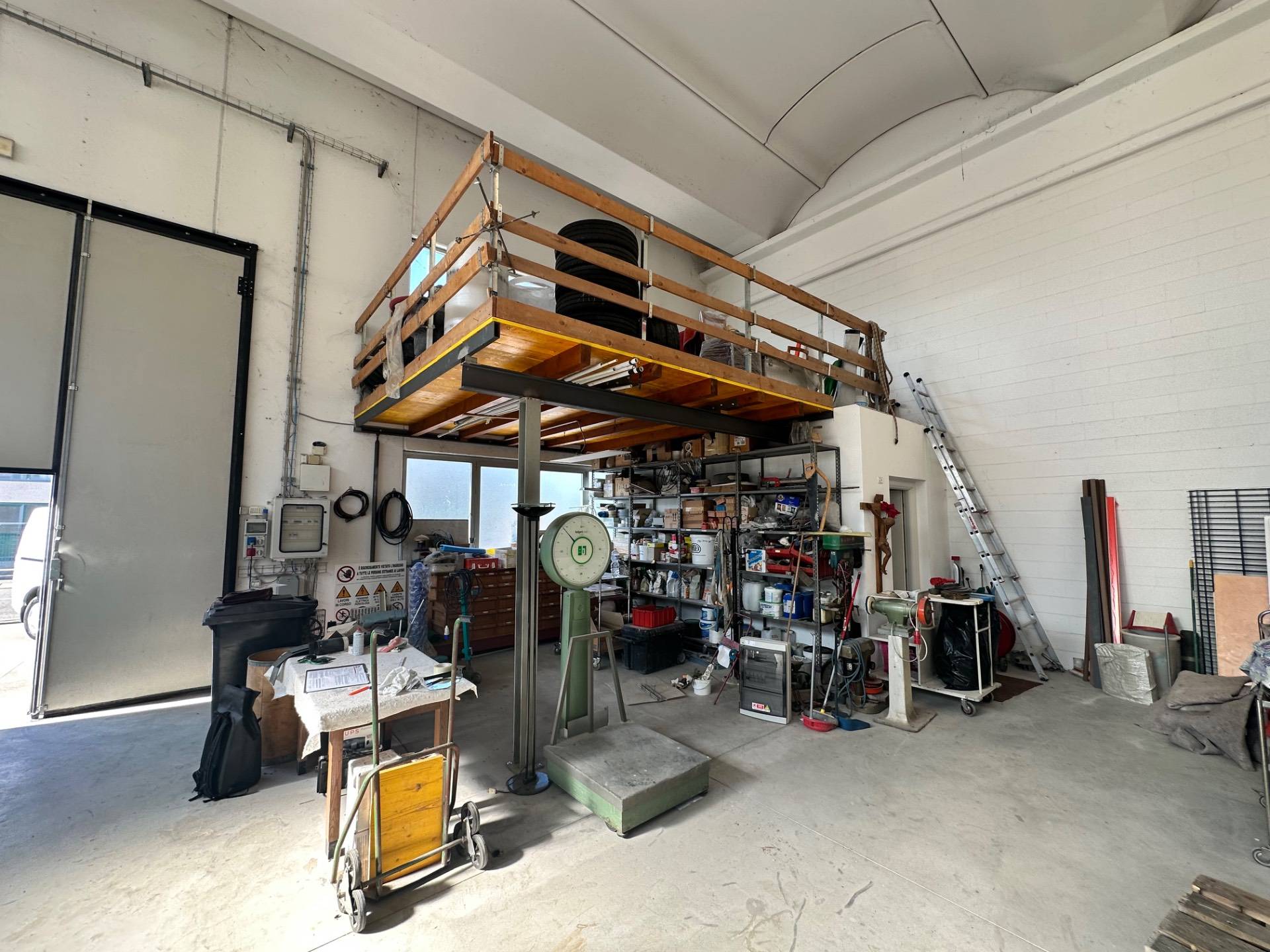 Capannone in vendita a Castel Rozzone