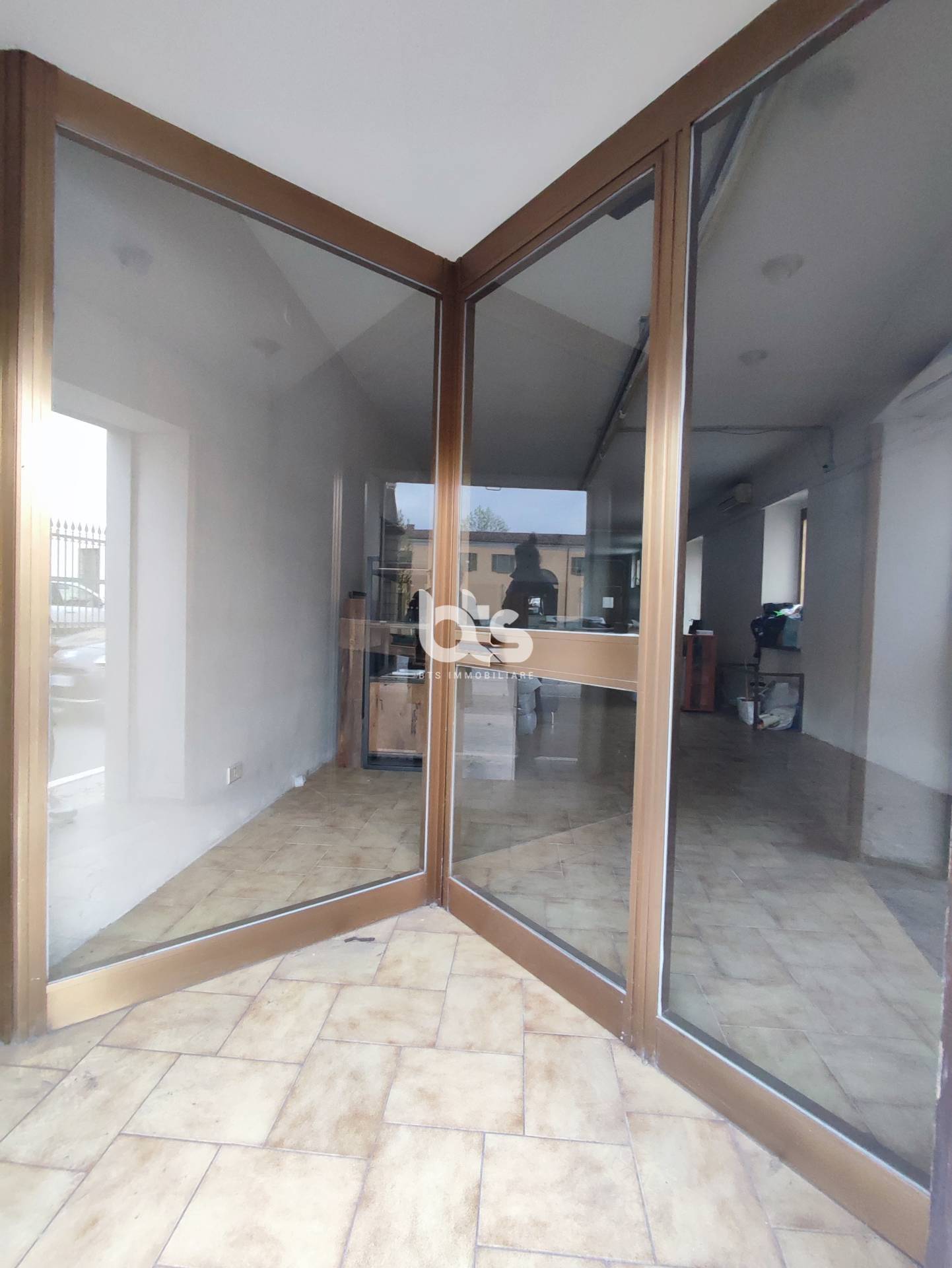 Attivit commerciale in affitto a Cazzago San Martino