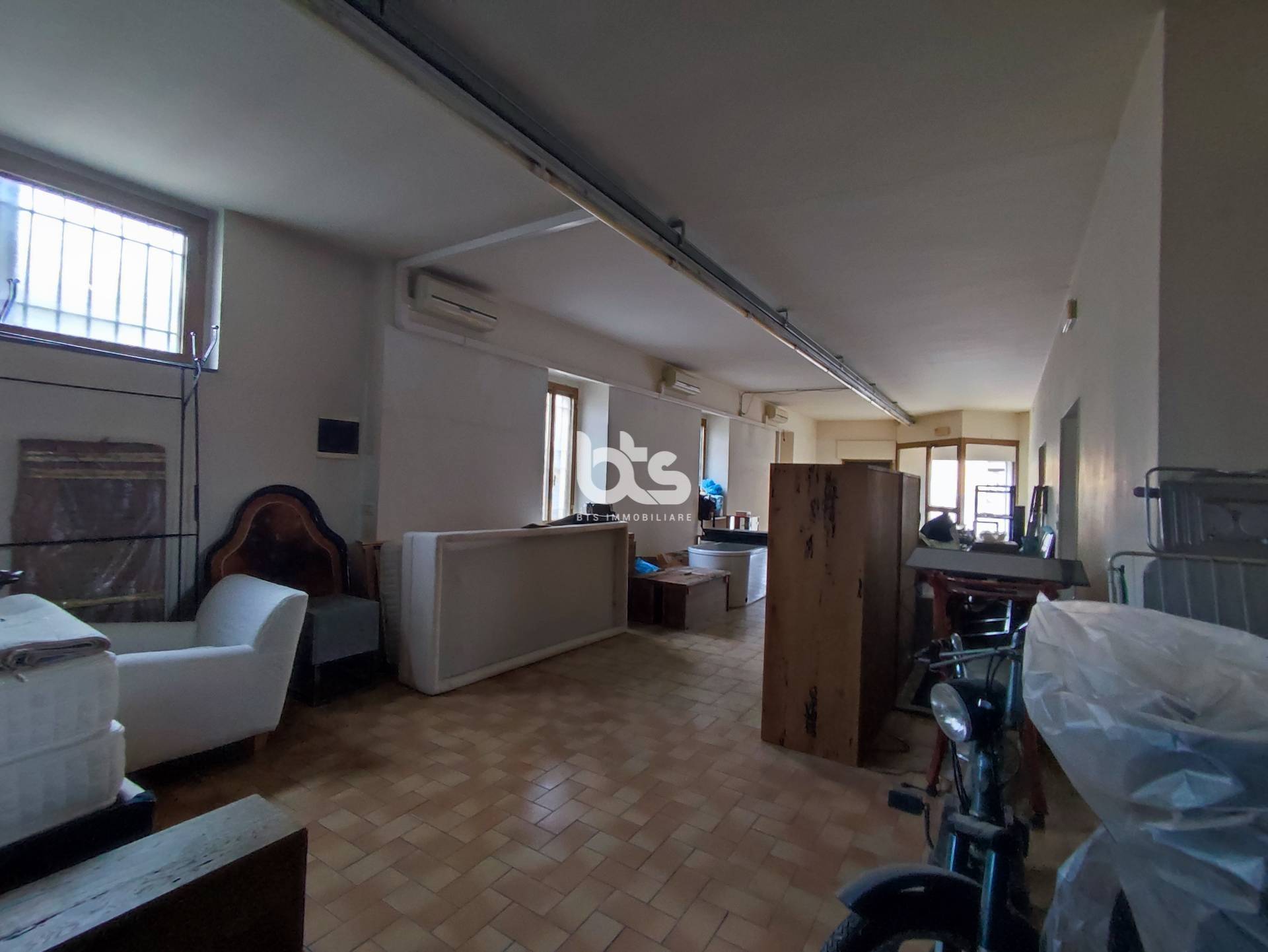 Attivit commerciale in affitto a Cazzago San Martino