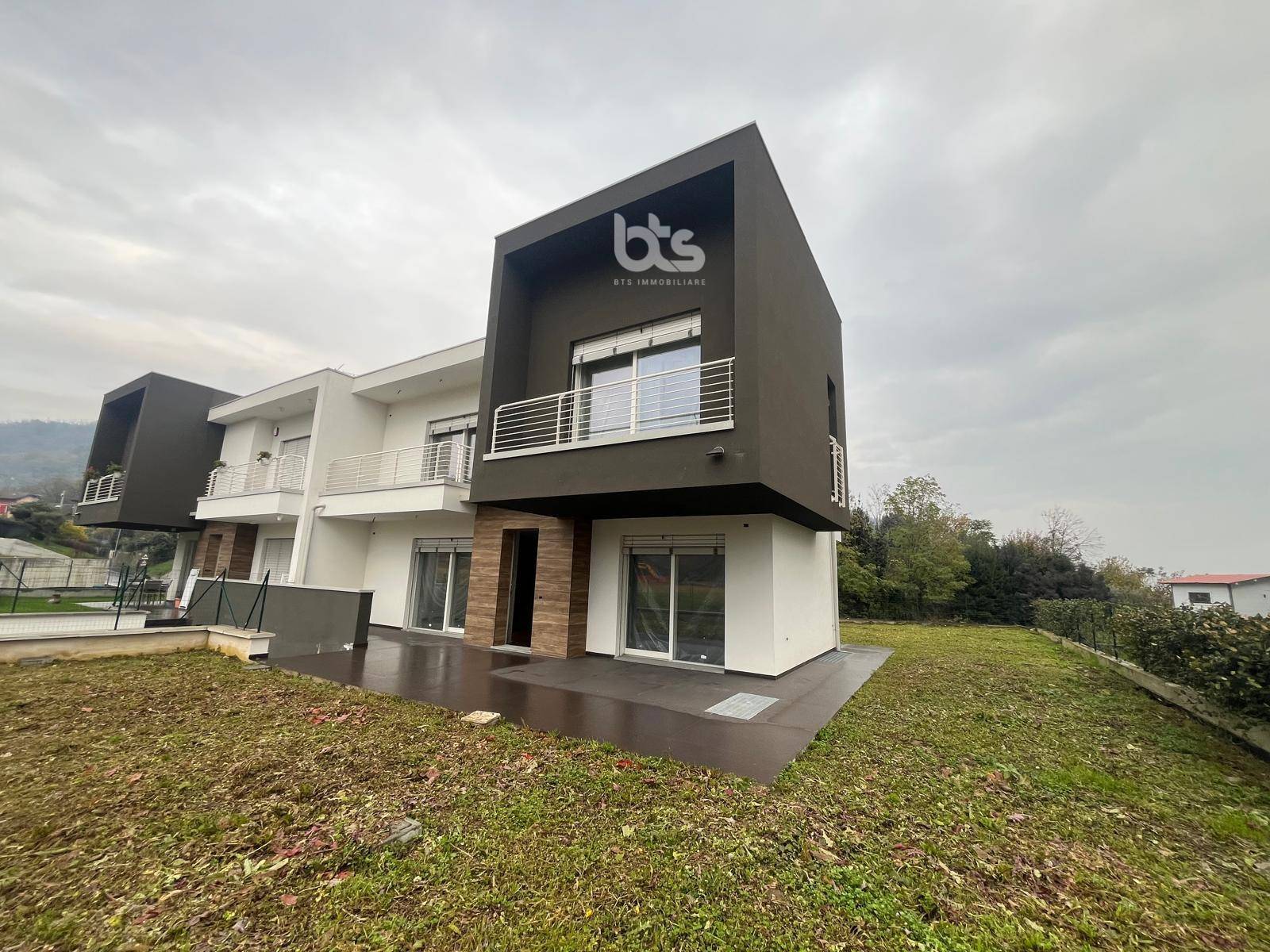 Bifamiliare in vendita a Villongo