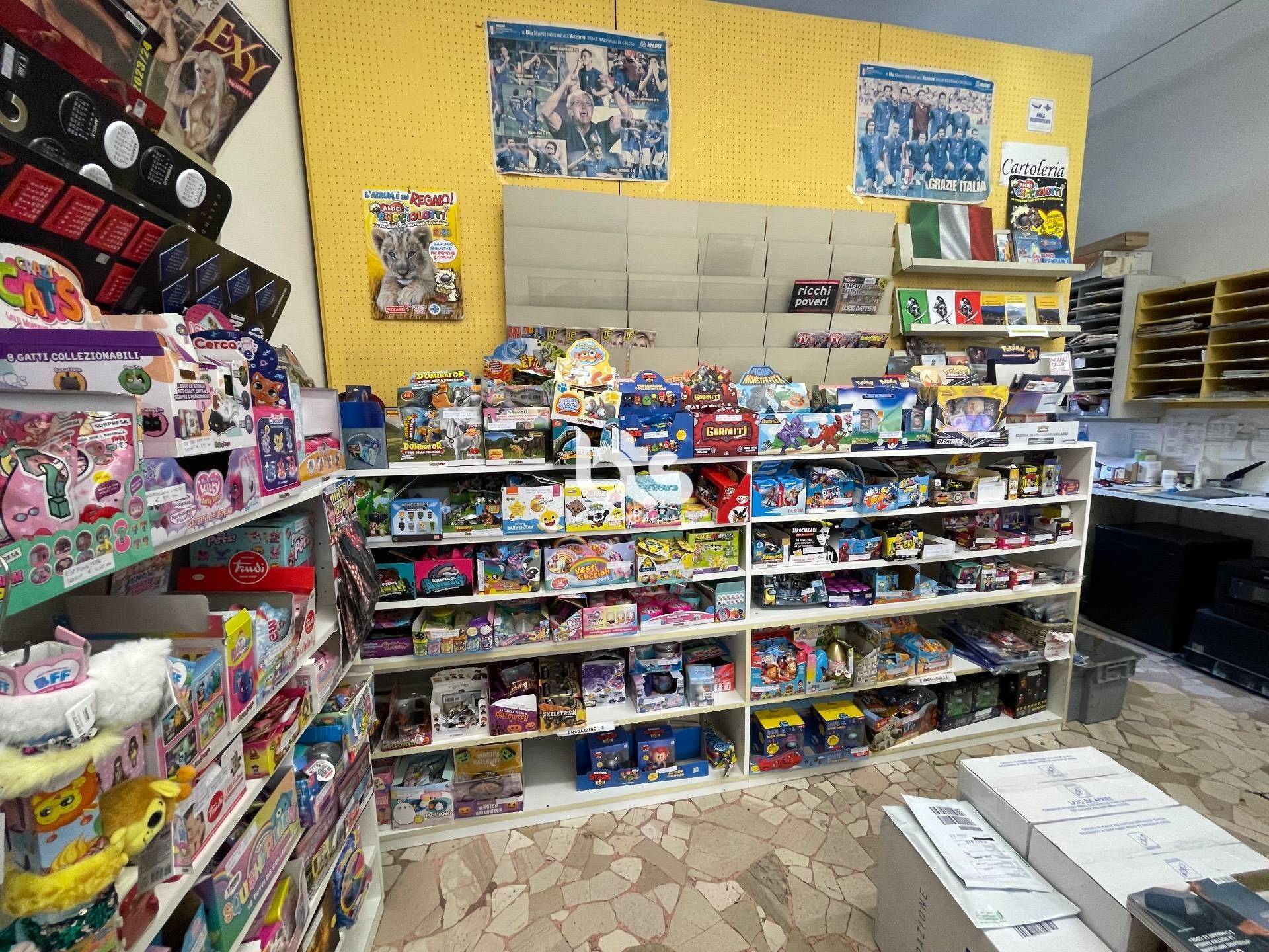 Locale commerciale in vendita a Sarnico