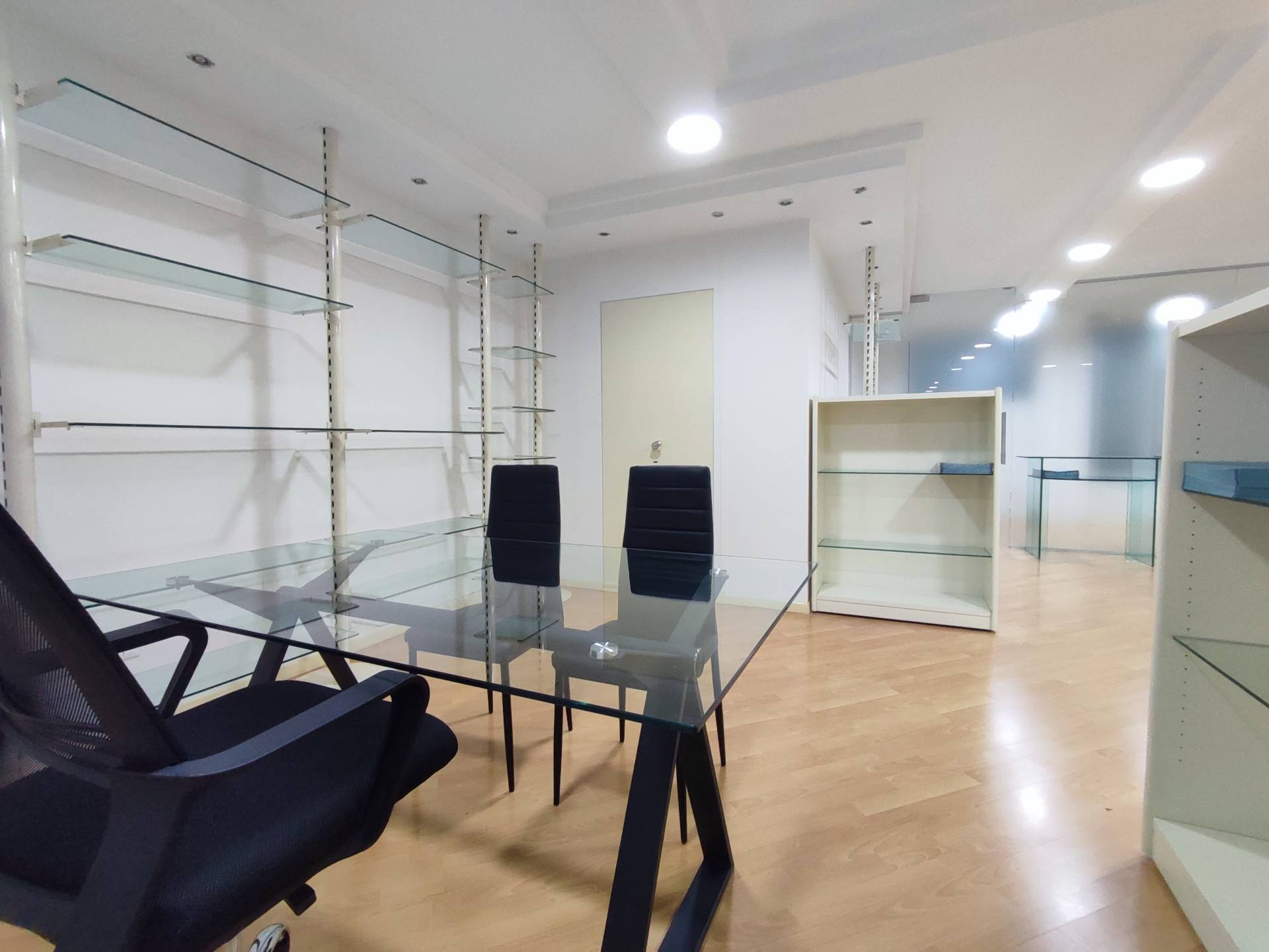 Attivit commerciale in affitto a Sarnico