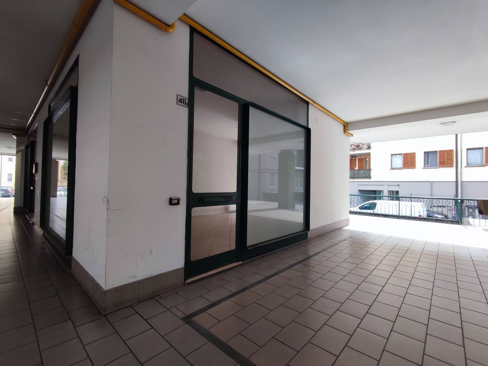 Attivit commerciale in affitto a Sarnico