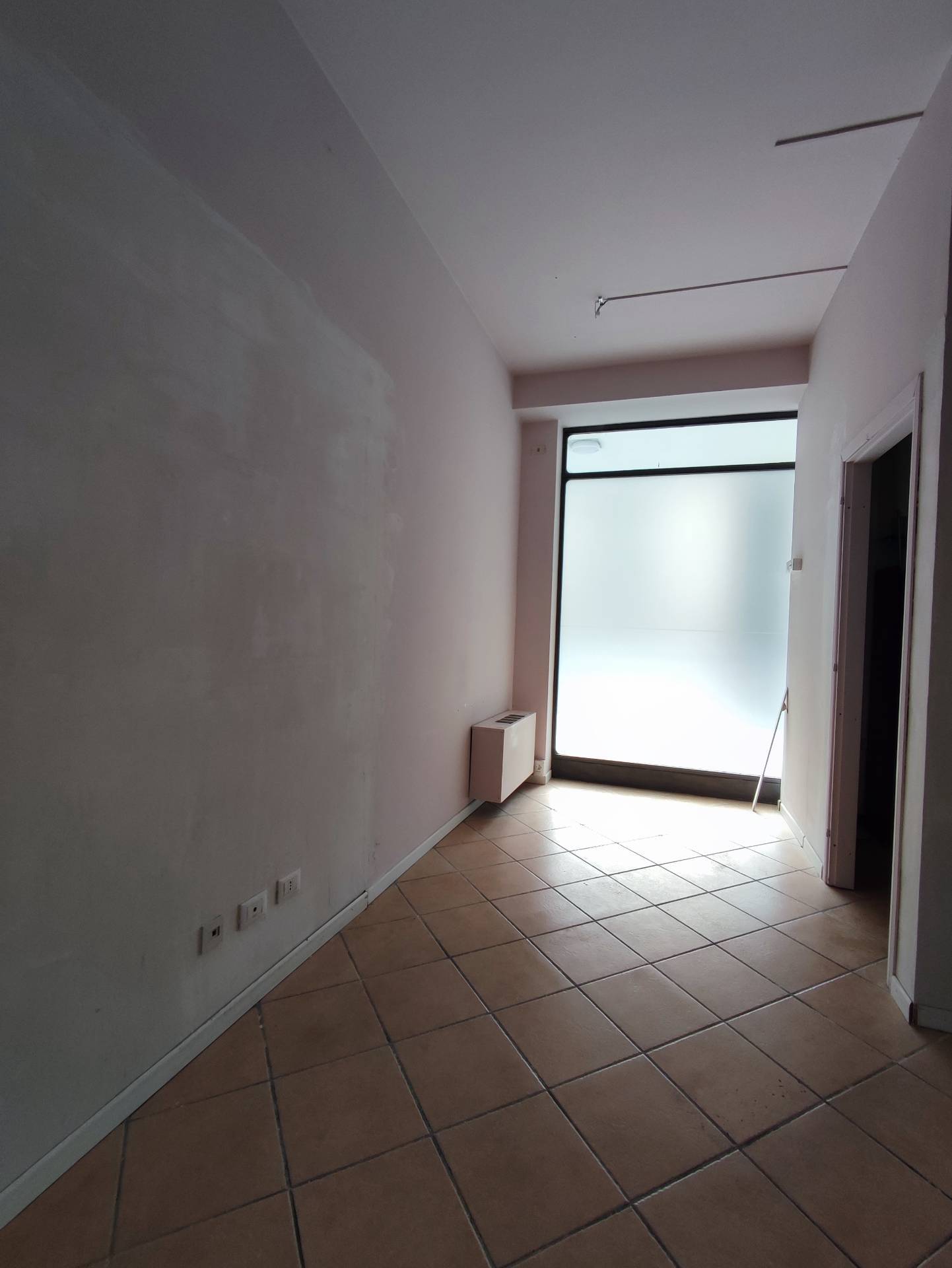 Attivit commerciale in affitto a Sarnico