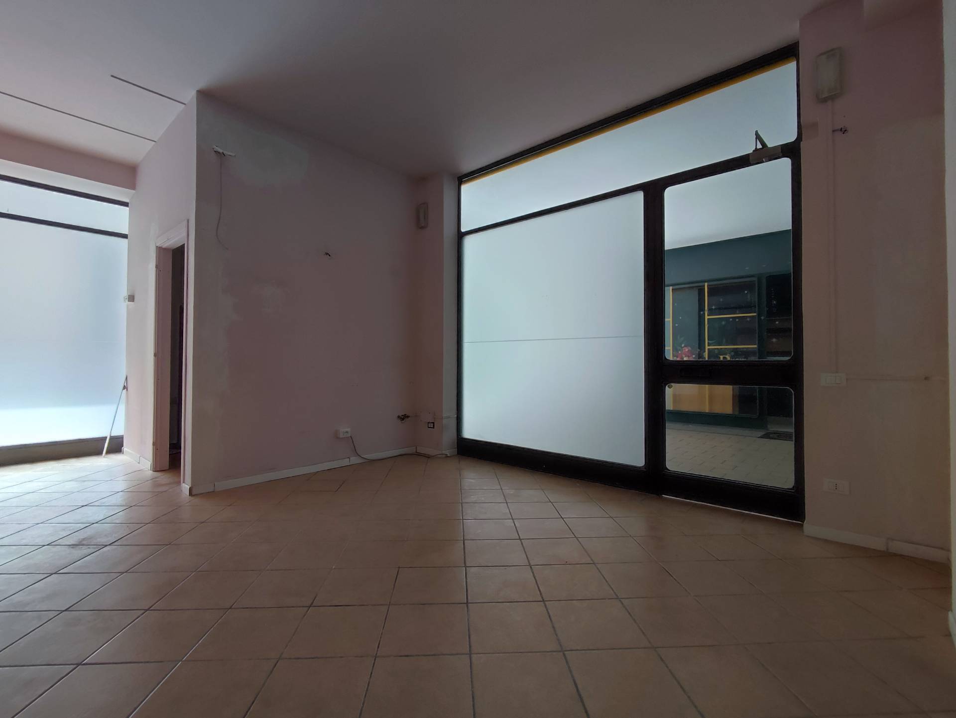 Attivit commerciale in affitto a Sarnico