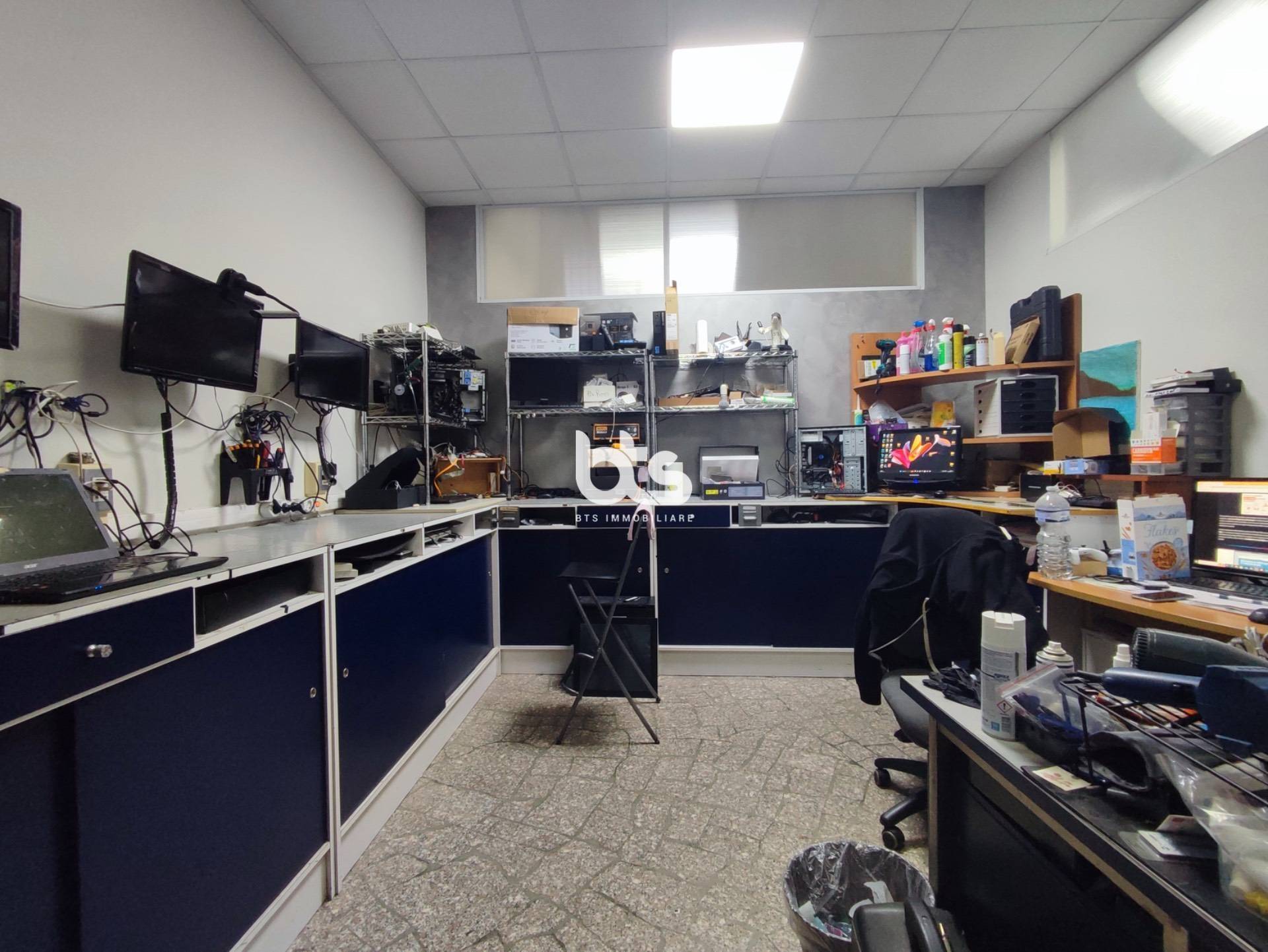 Locale commerciale in vendita a Grumello del Monte