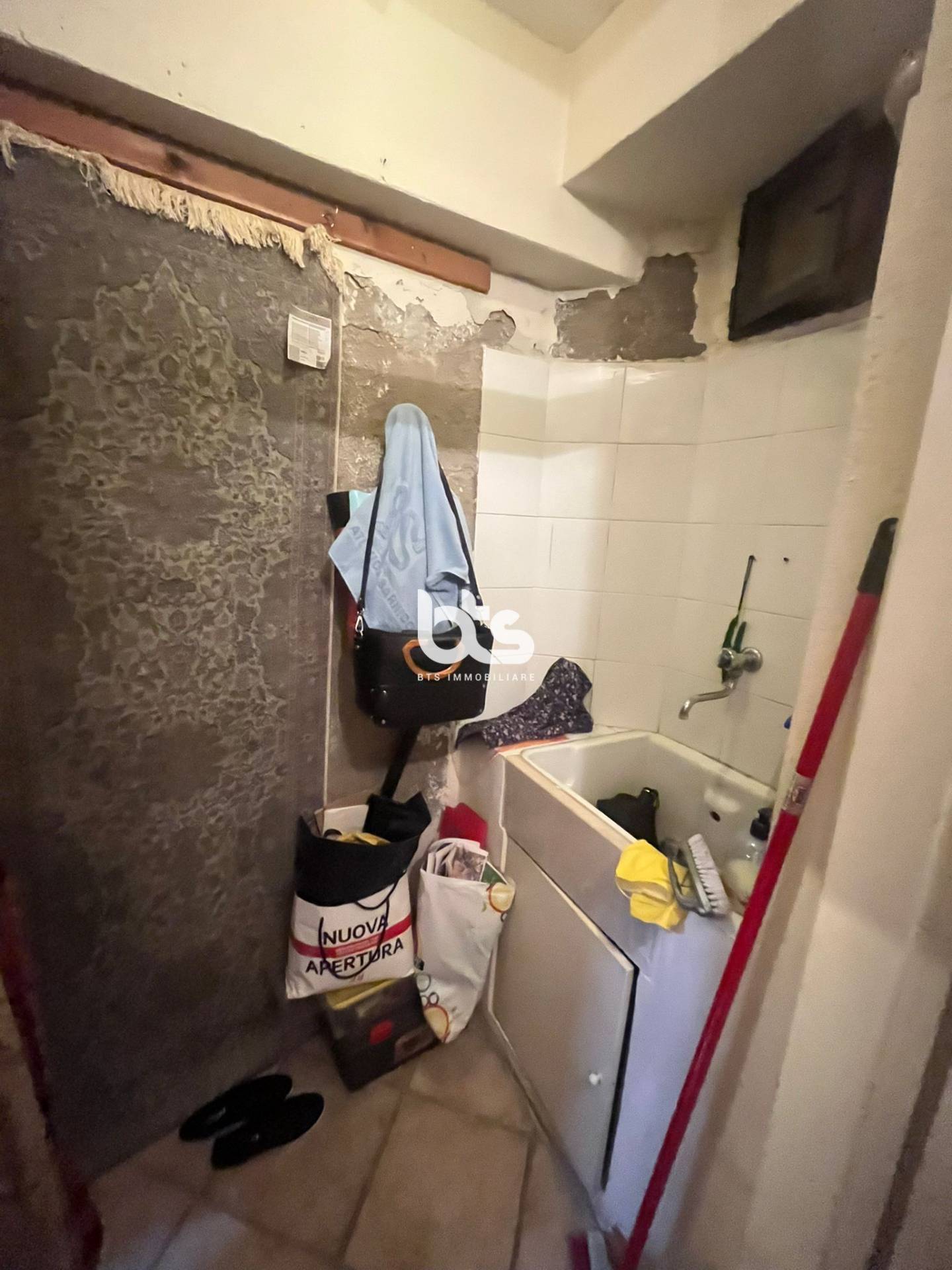 Locale commerciale in vendita a Sarnico