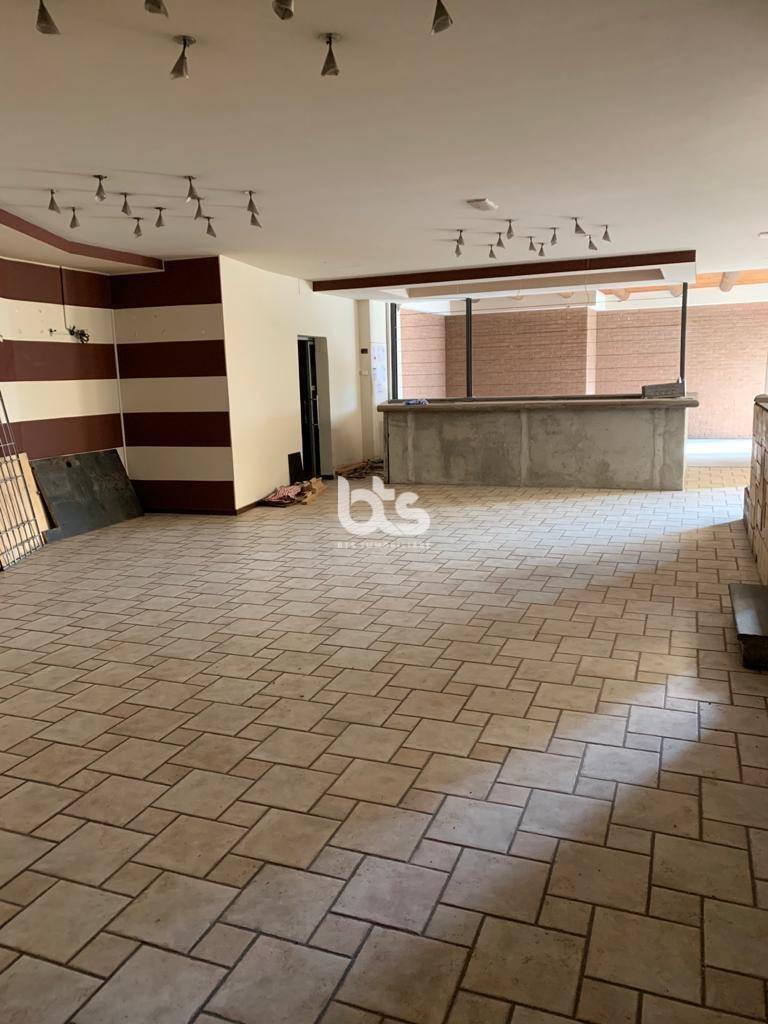 Locale commerciale in affitto a Lovere