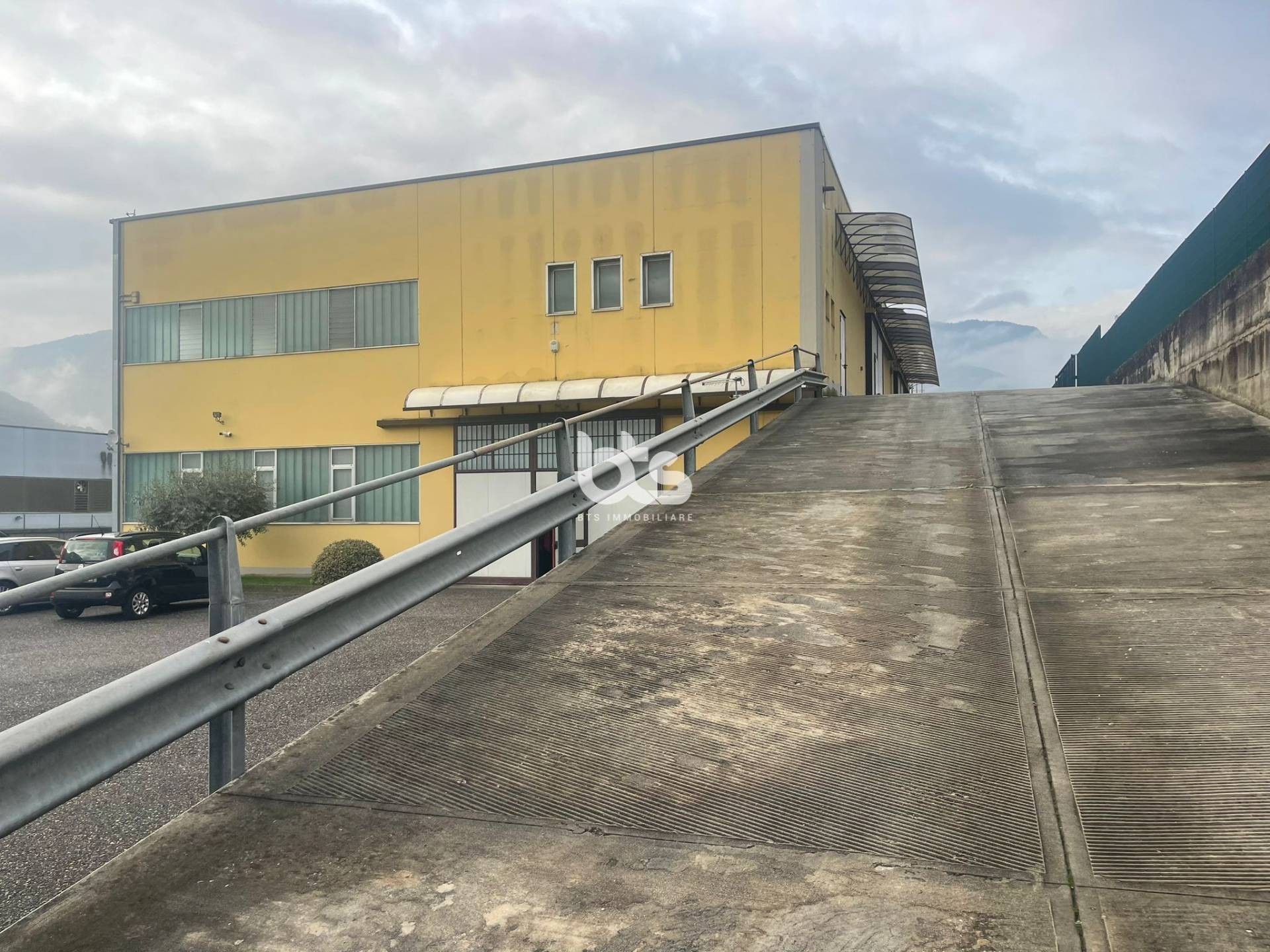 Capannone in affitto a Endine Gaiano