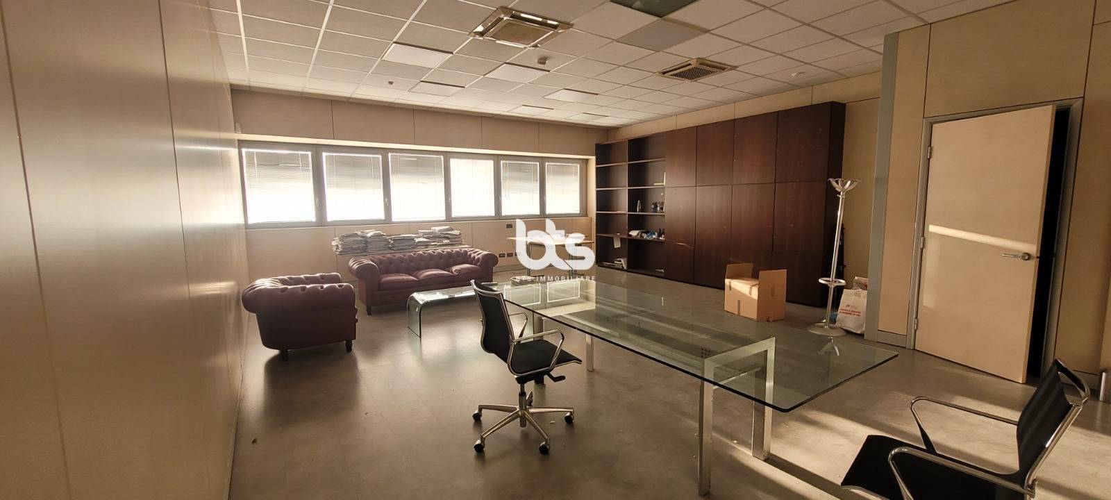 Capannone in vendita a Rogno