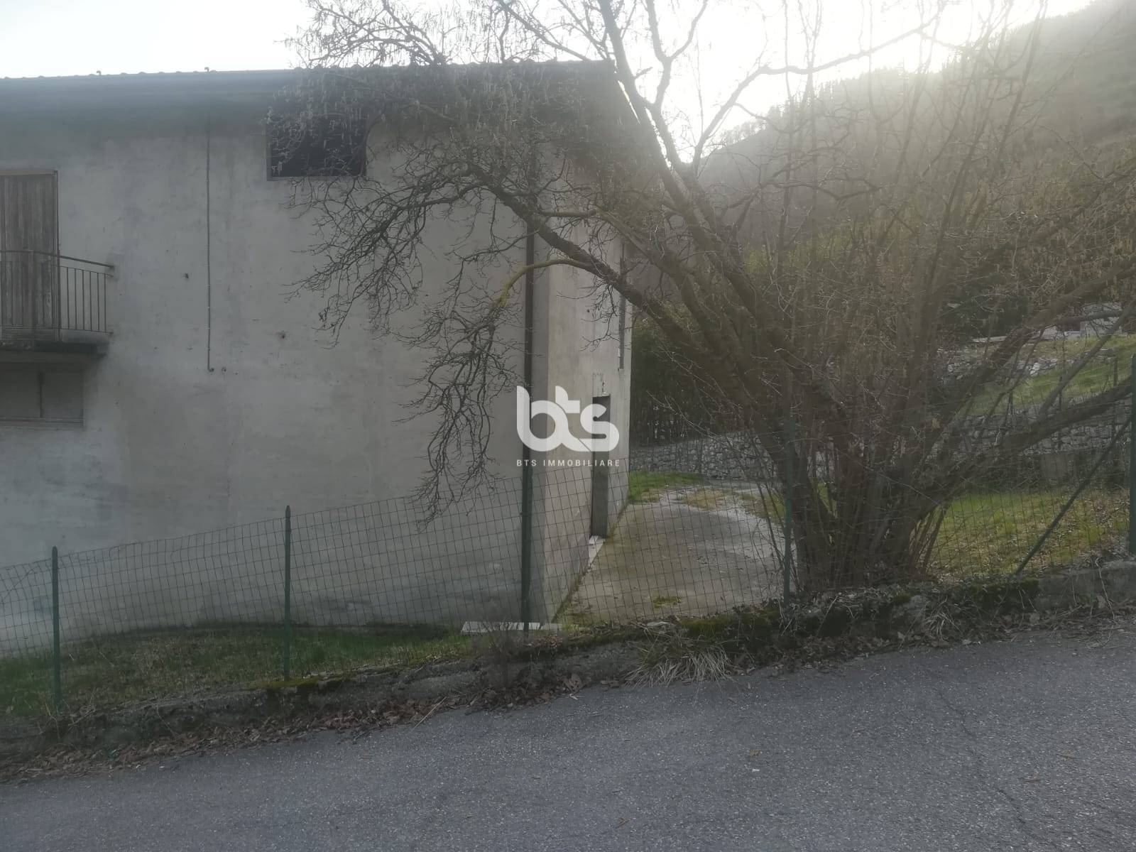 Deposito in vendita a Adrara San Rocco