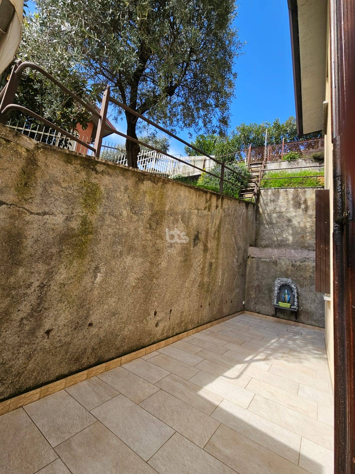 Appartamento in vendita a Riva di Solto