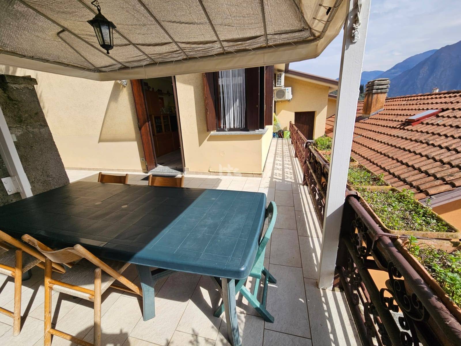 Appartamento in vendita a Riva di Solto