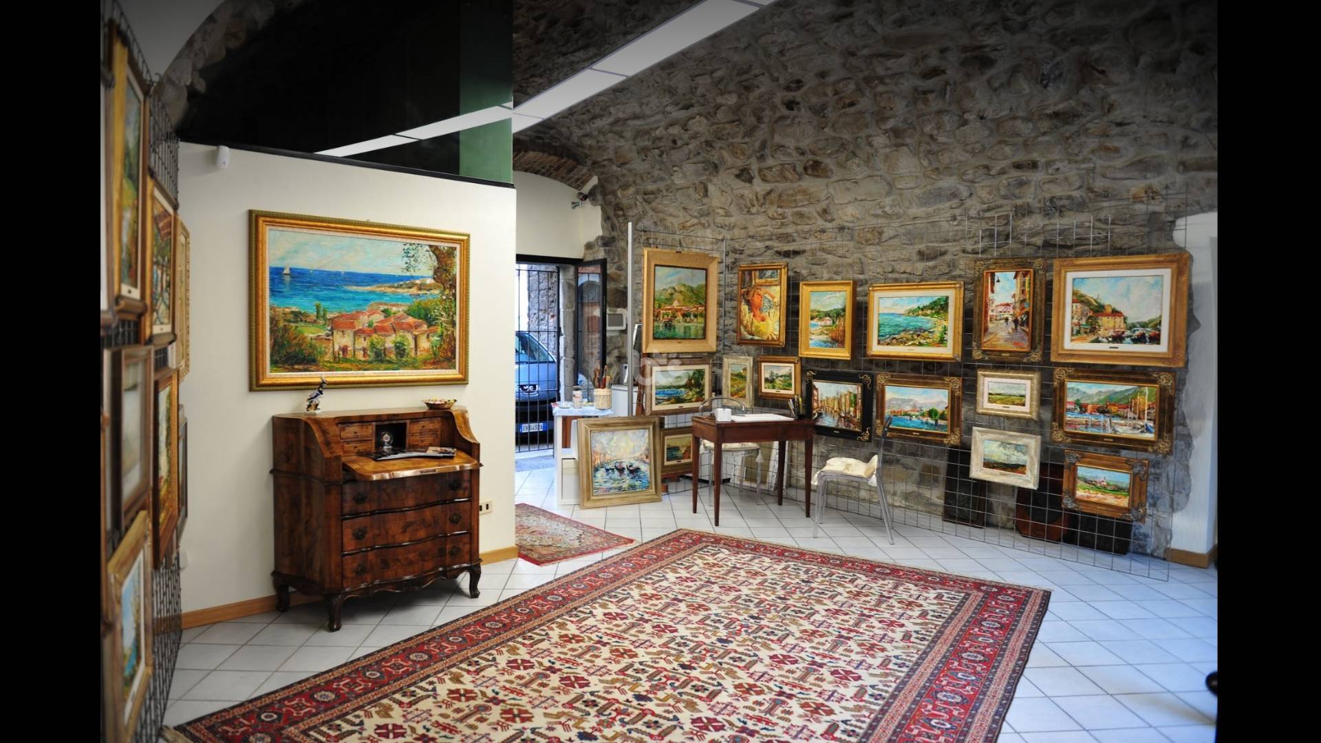 Locale commerciale in vendita a Sarnico