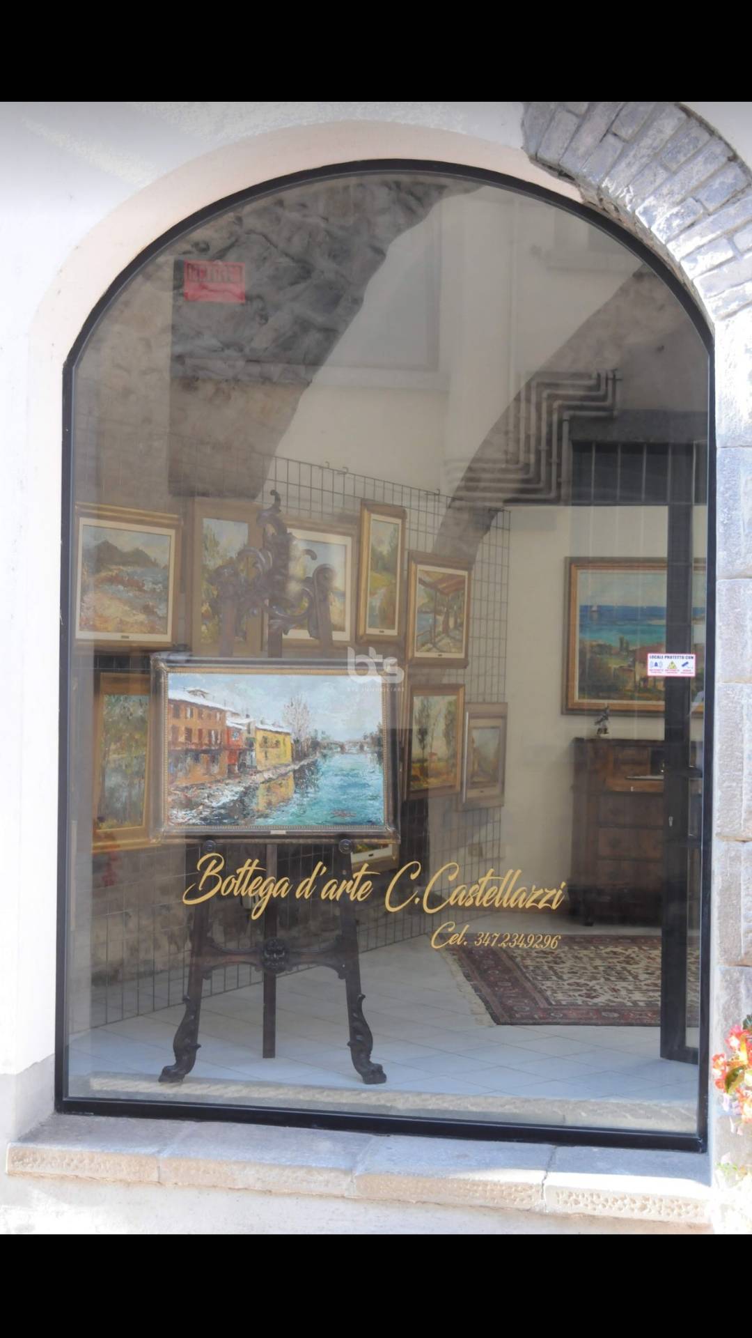 Locale commerciale in vendita a Sarnico