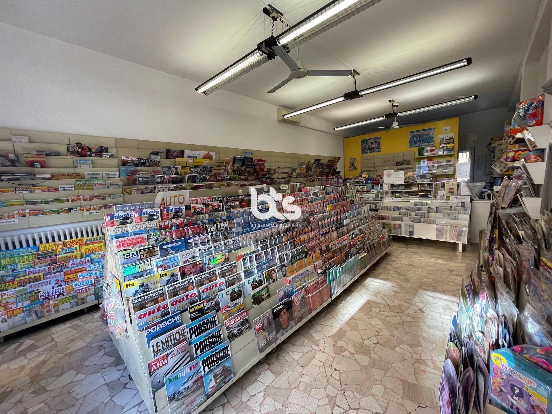 Locale commerciale in vendita a Sarnico