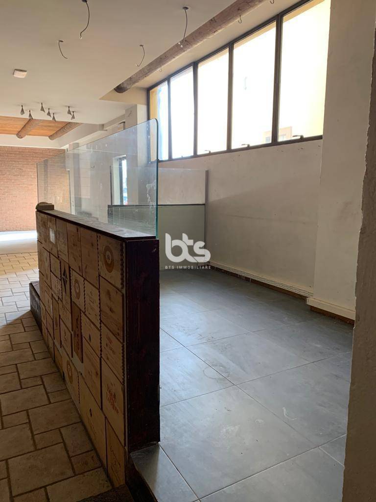 Locale commerciale in affitto a Lovere