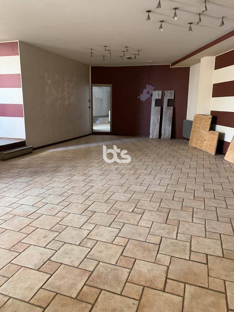 Locale commerciale in affitto a Lovere