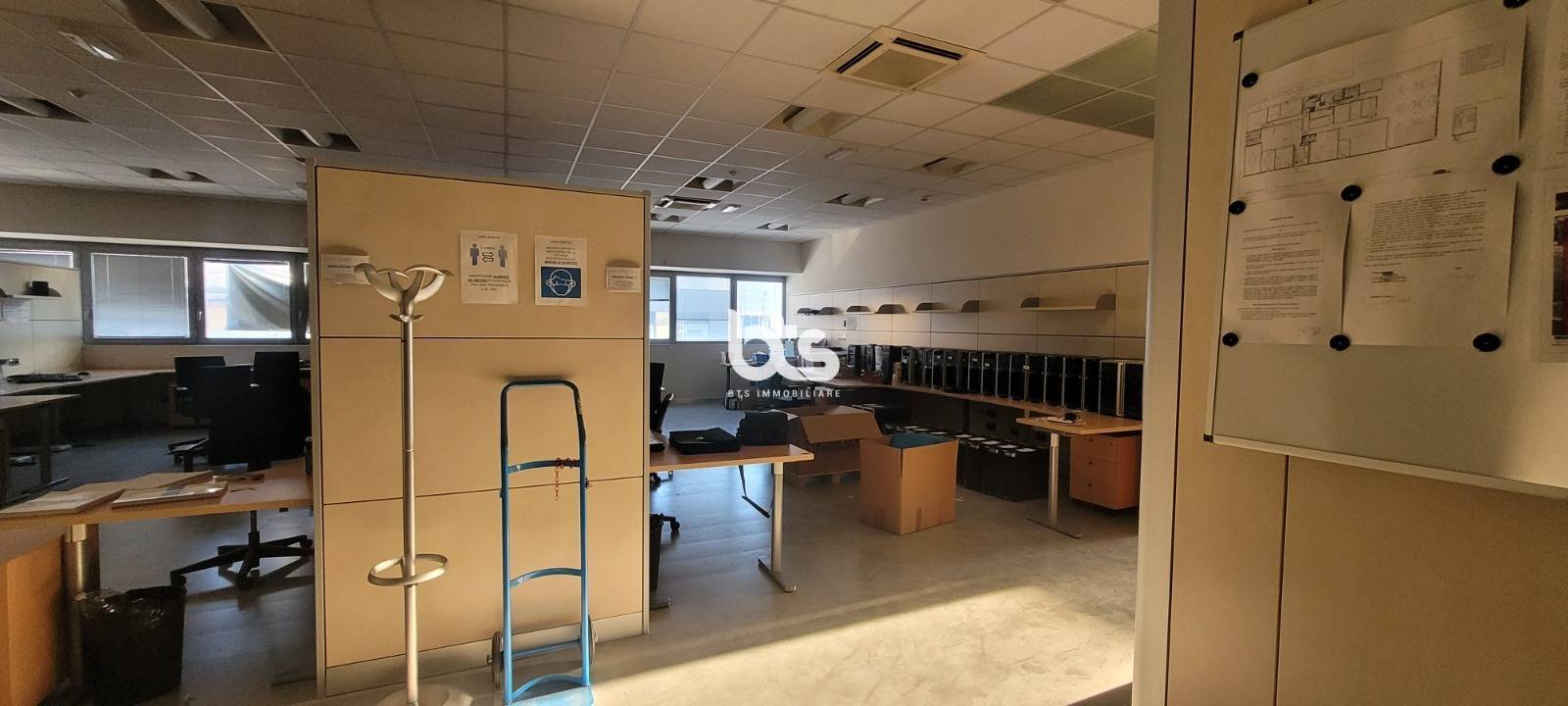 Capannone in vendita a Rogno