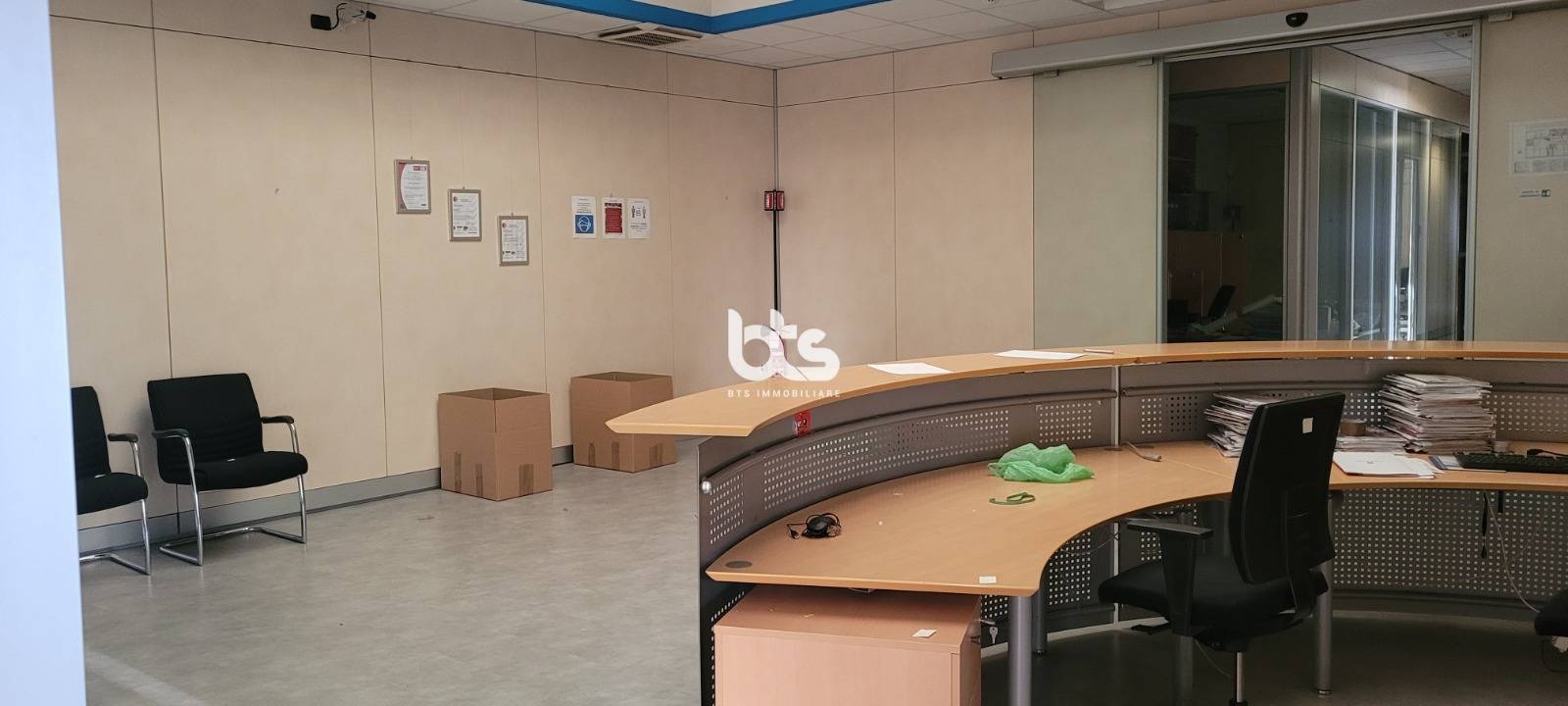 Capannone in vendita a Rogno