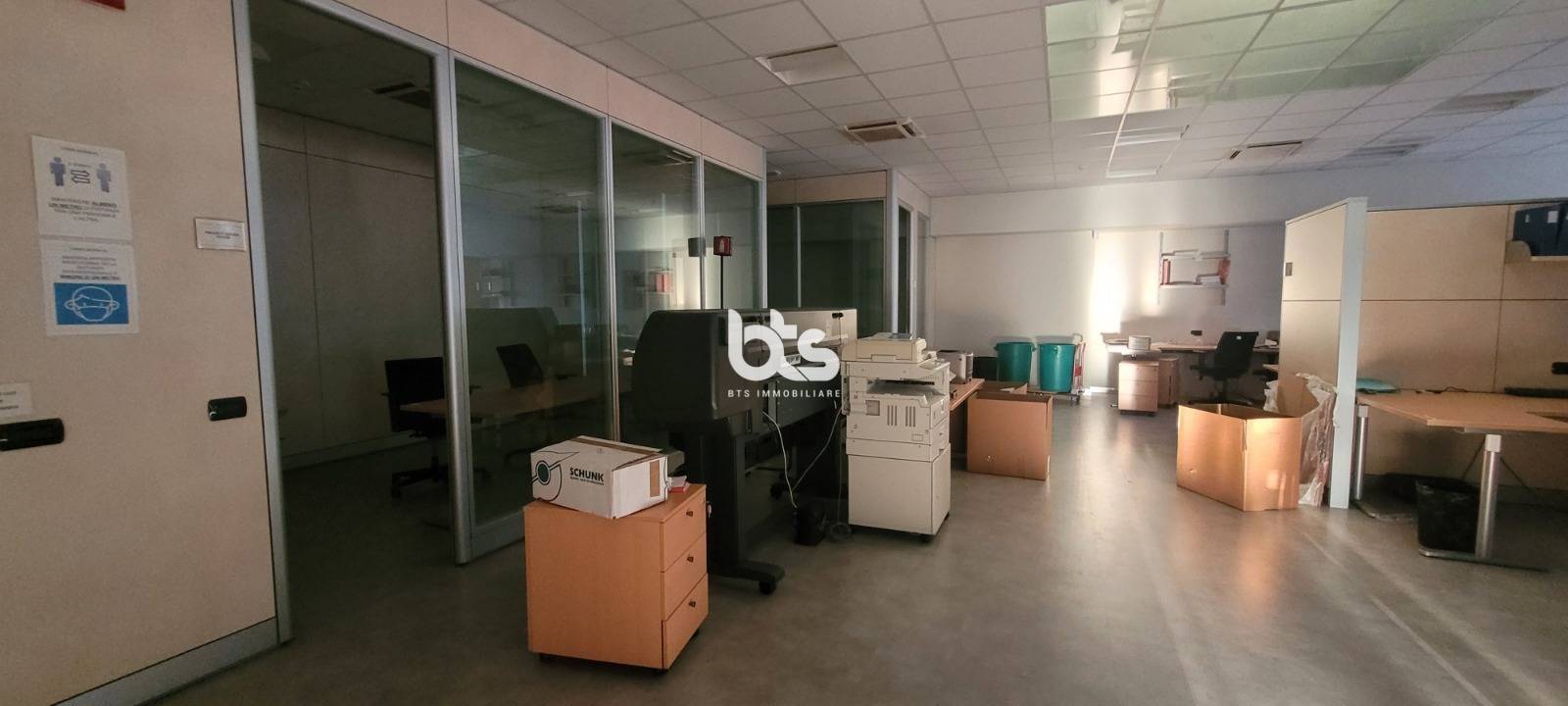 Capannone in vendita a Rogno