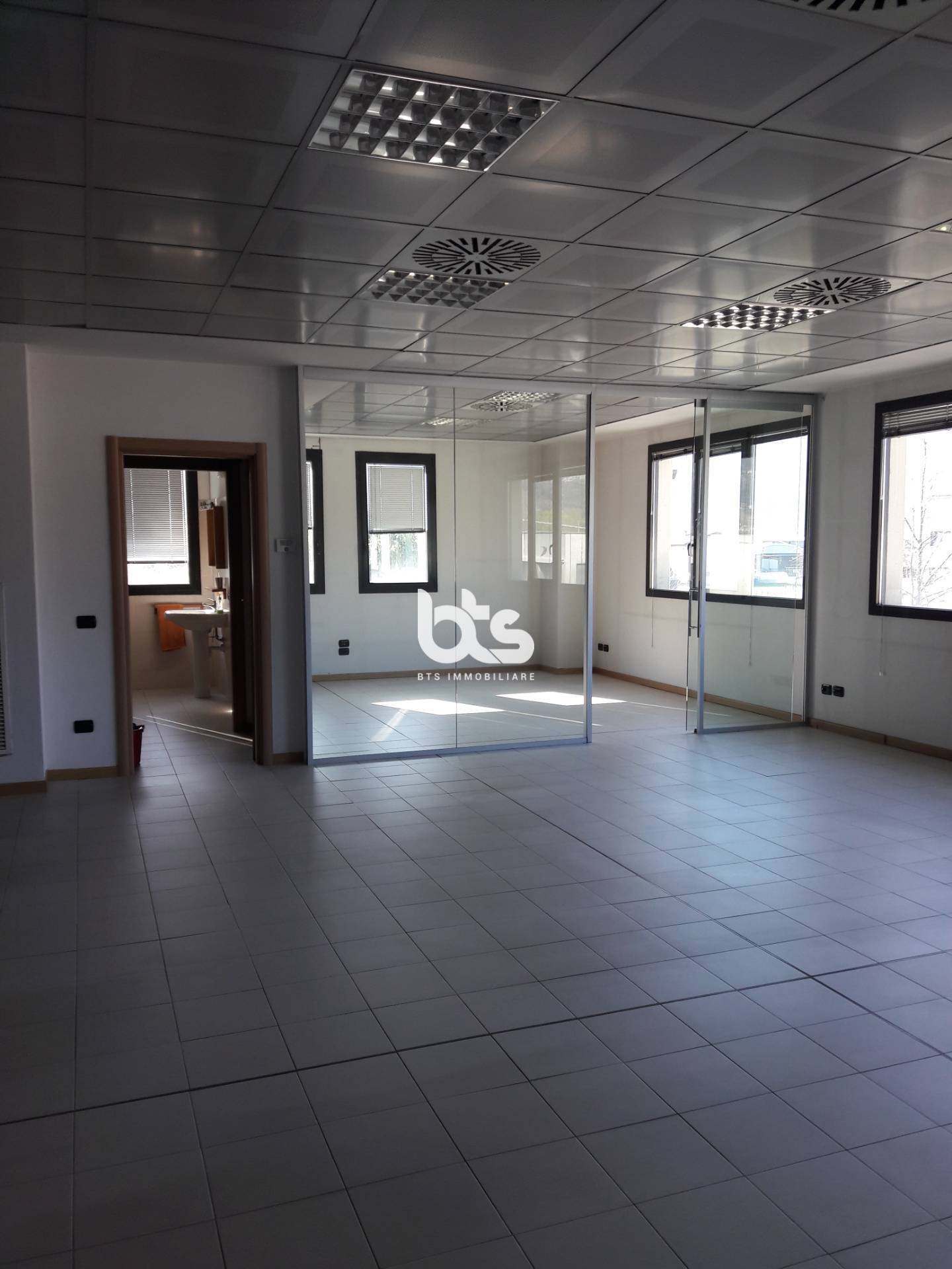 Studio/Ufficio in vendita a Costa Volpino