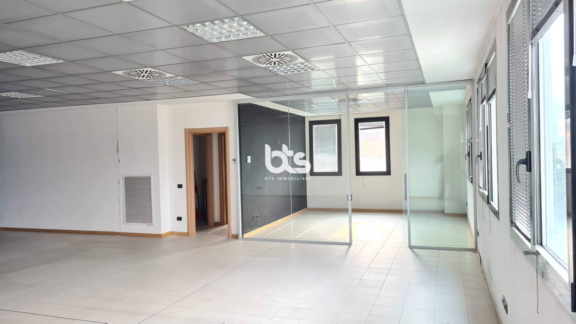 Studio/Ufficio in vendita a Costa Volpino