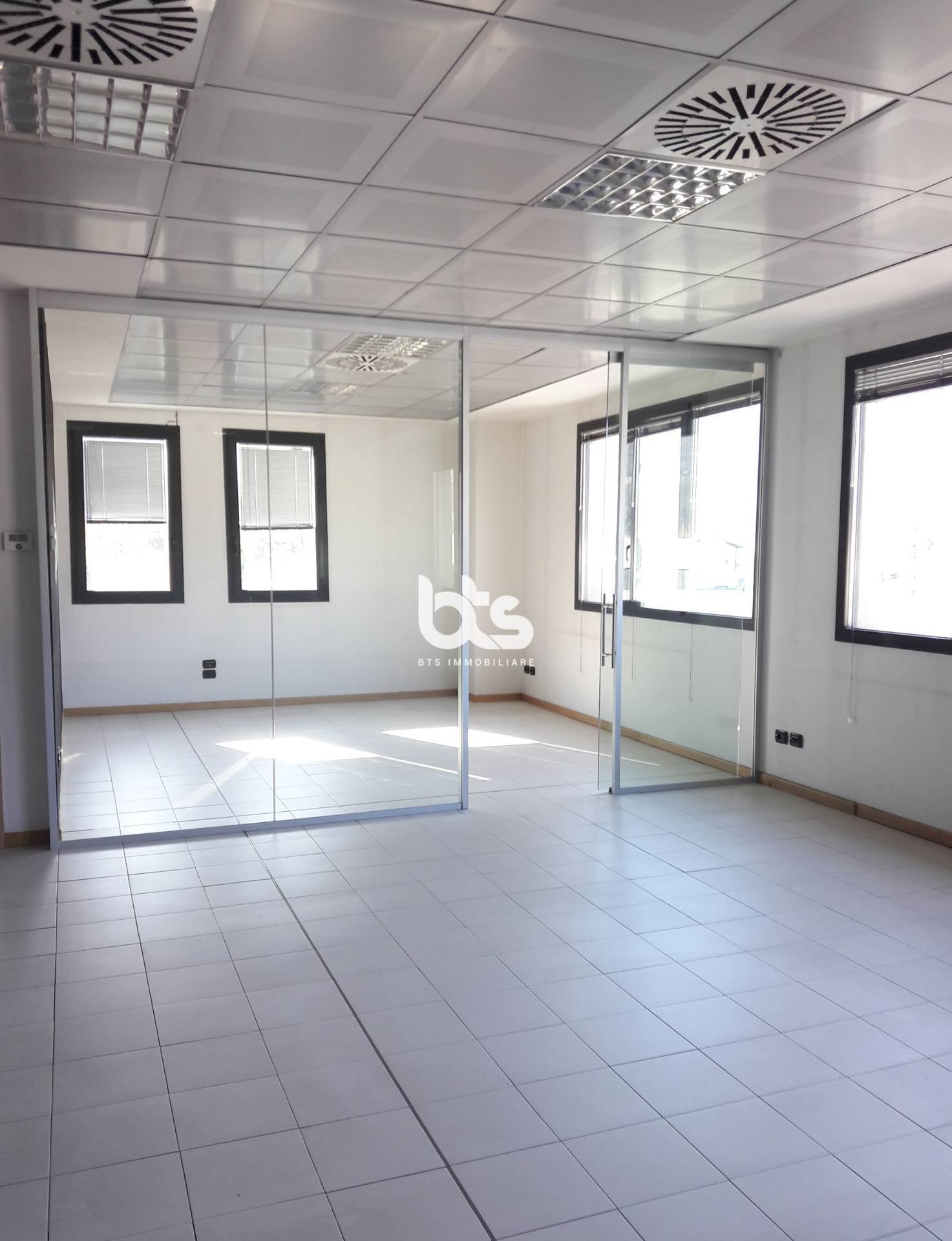 Studio/Ufficio in vendita a Costa Volpino