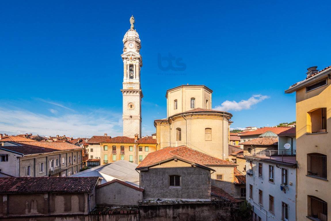 Appartamento in vendita a Bergamo, Centrale