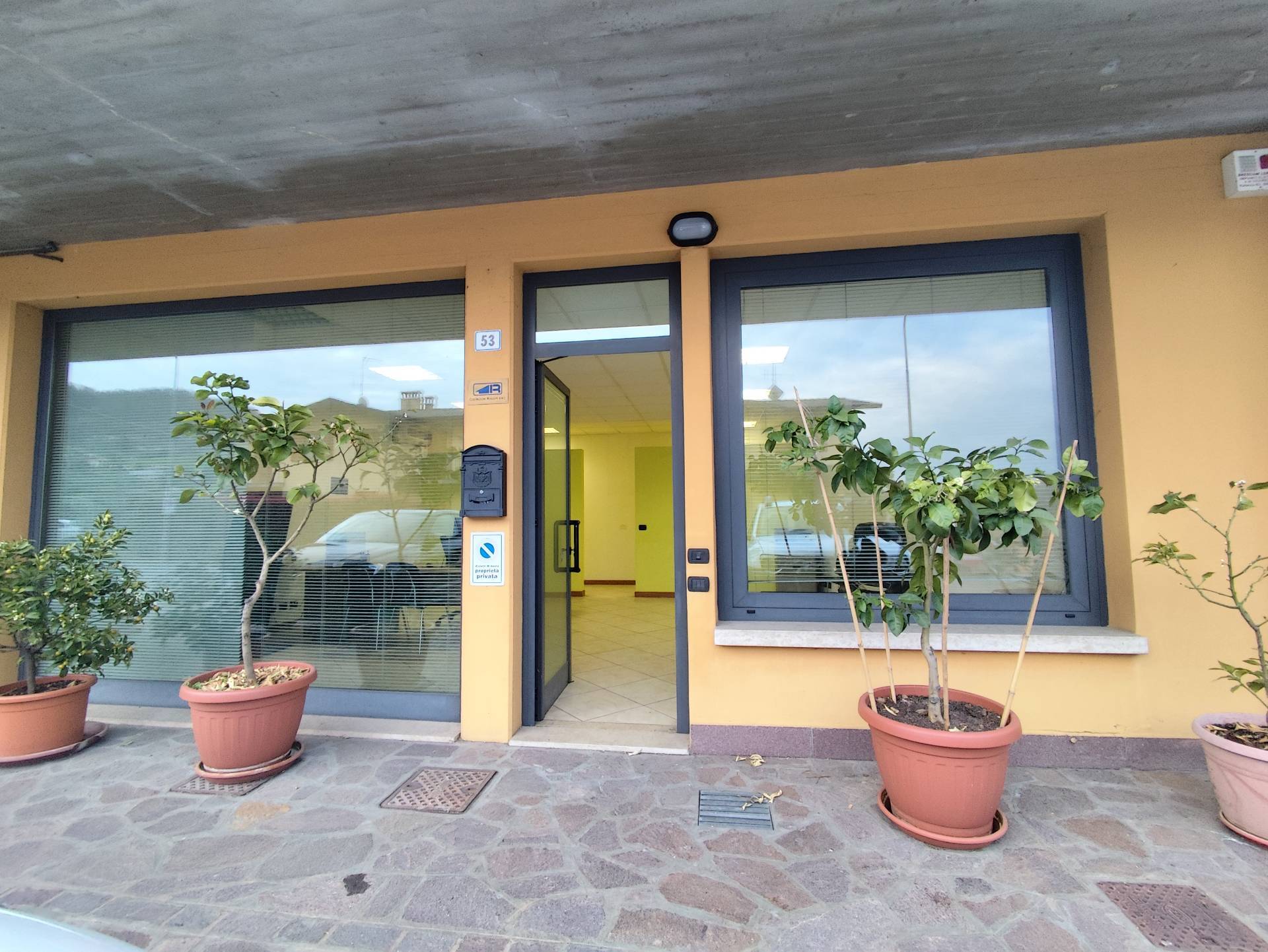 Attivit commerciale in affitto a Foresto Sparso