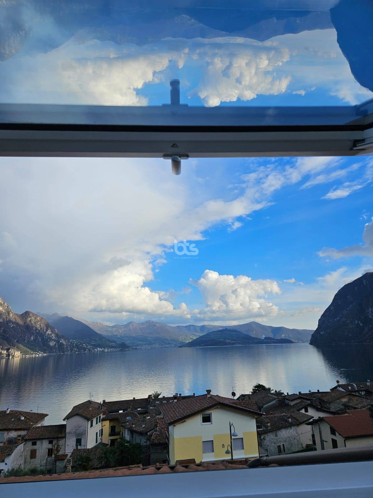 Appartamento in vendita a Riva di Solto