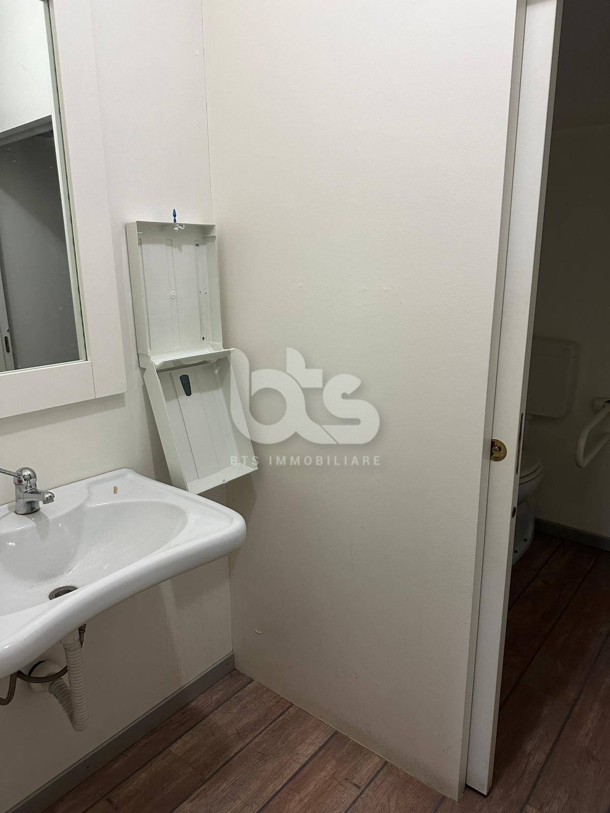 Locale commerciale in vendita a Castelli Calepio, Calepio