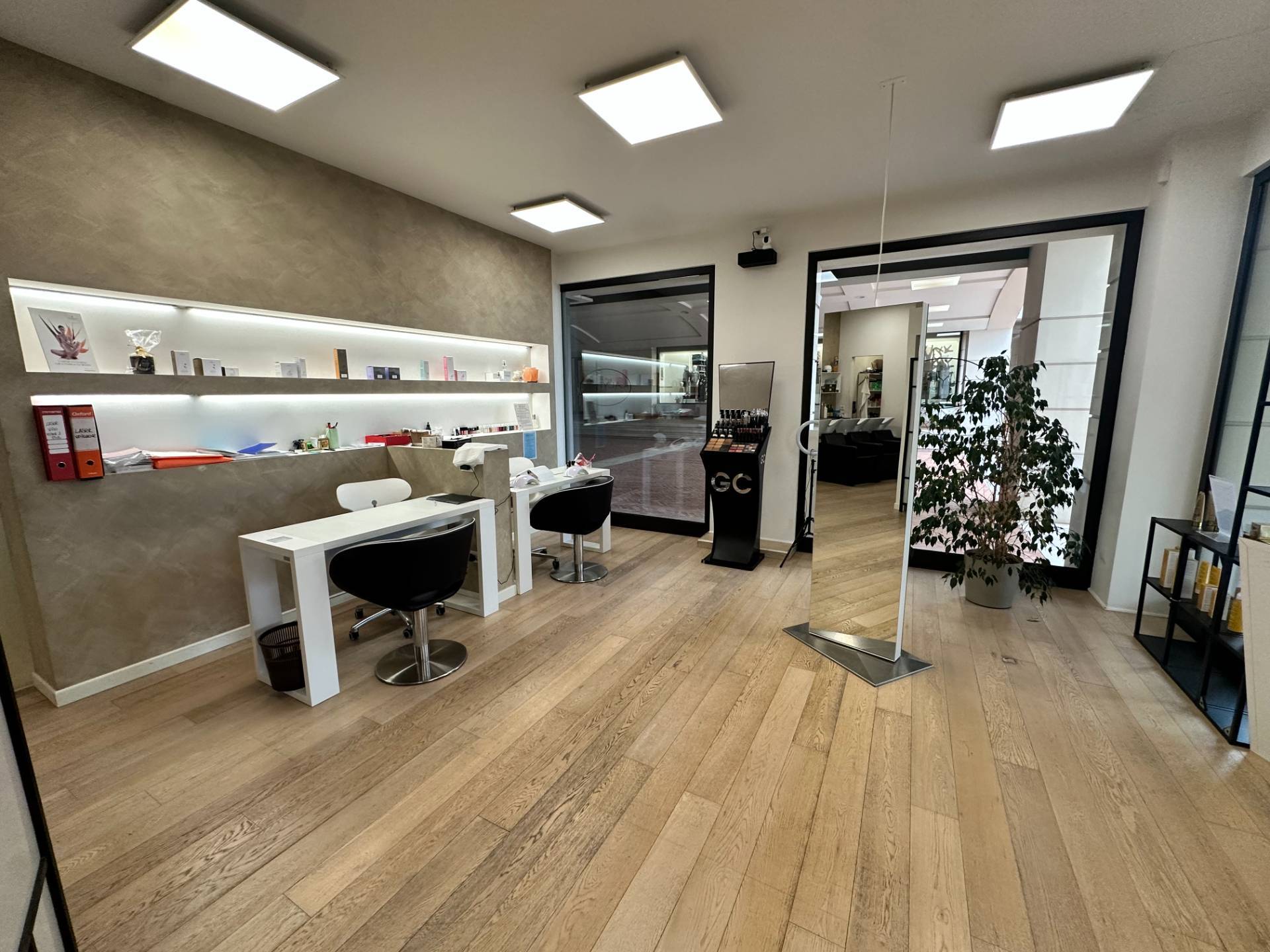 Locale commerciale in vendita a Adro, Torbiato