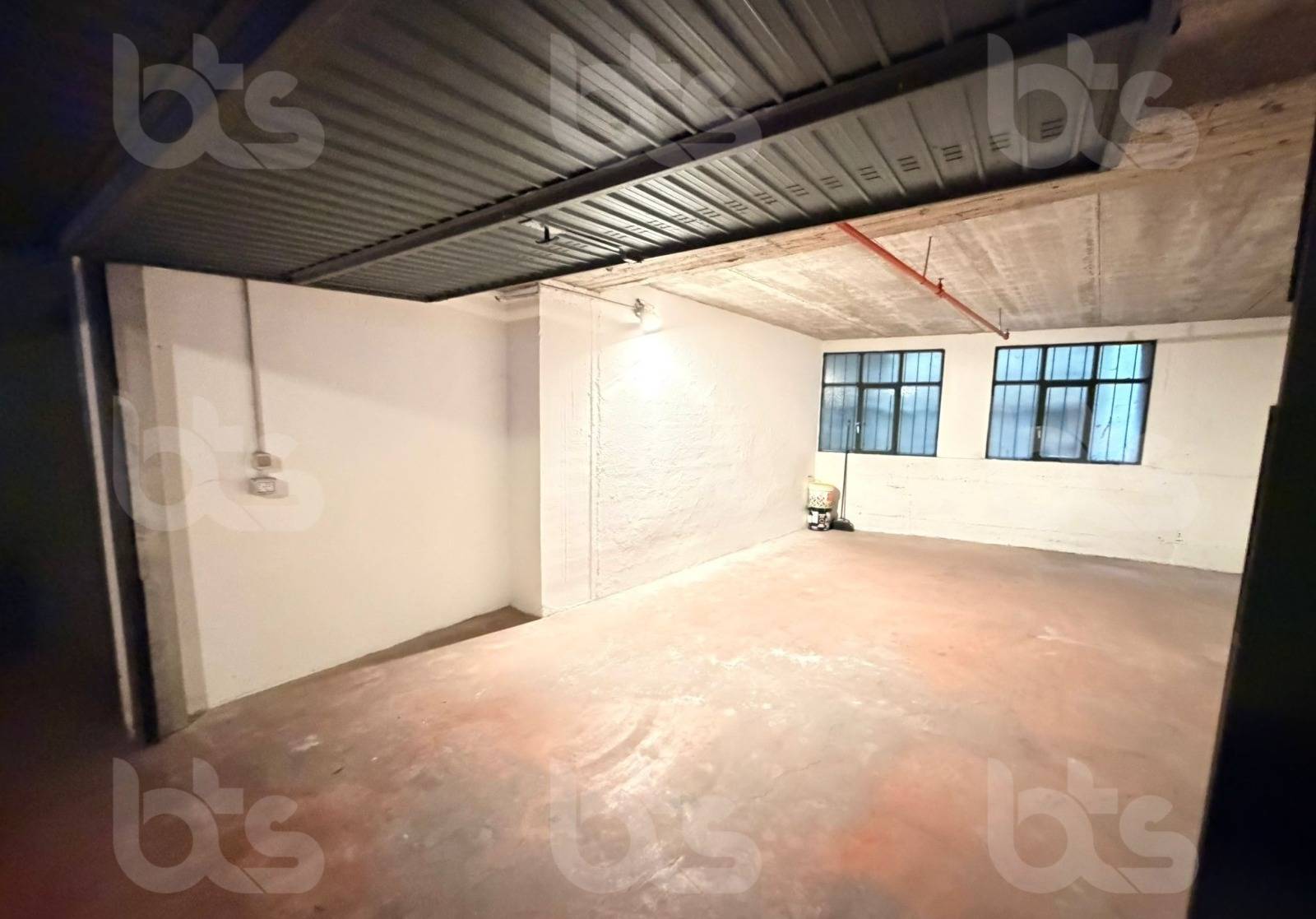 Box o garage in vendita a Sarnico