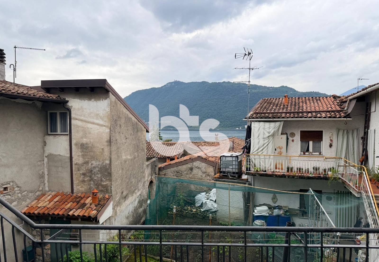Appartamento in vendita a Sale Marasino