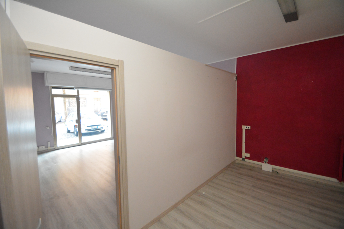 Negozio in vendita a Modena