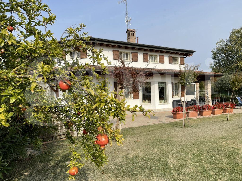 Villa con giardino a San Prospero