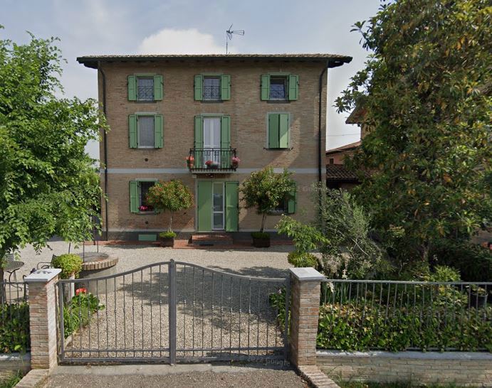 Villa Bifamiliare con giardino a Modena