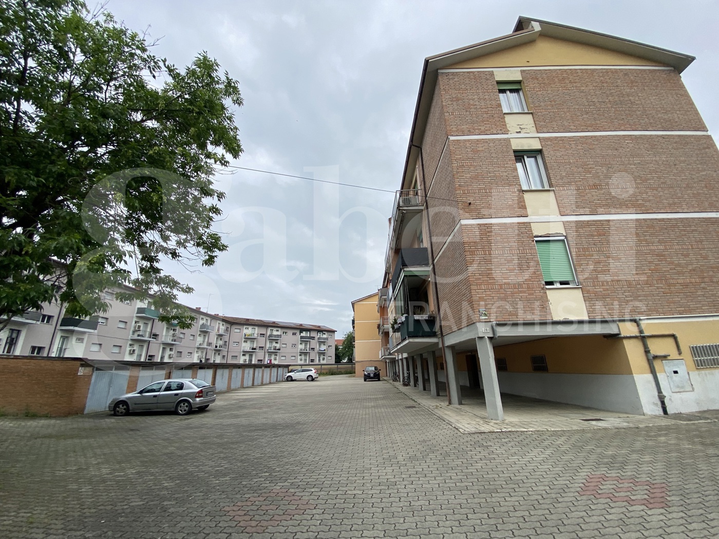 Box/Garage 12mq in affitto a Modena