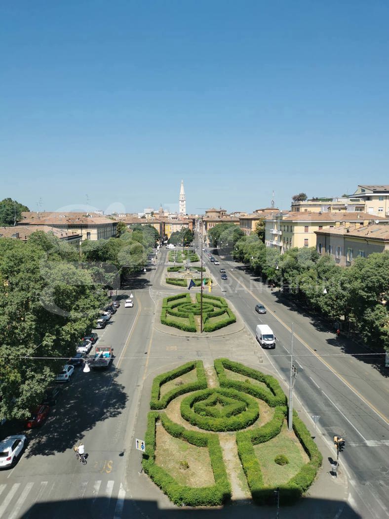 Appartamento con box a Modena