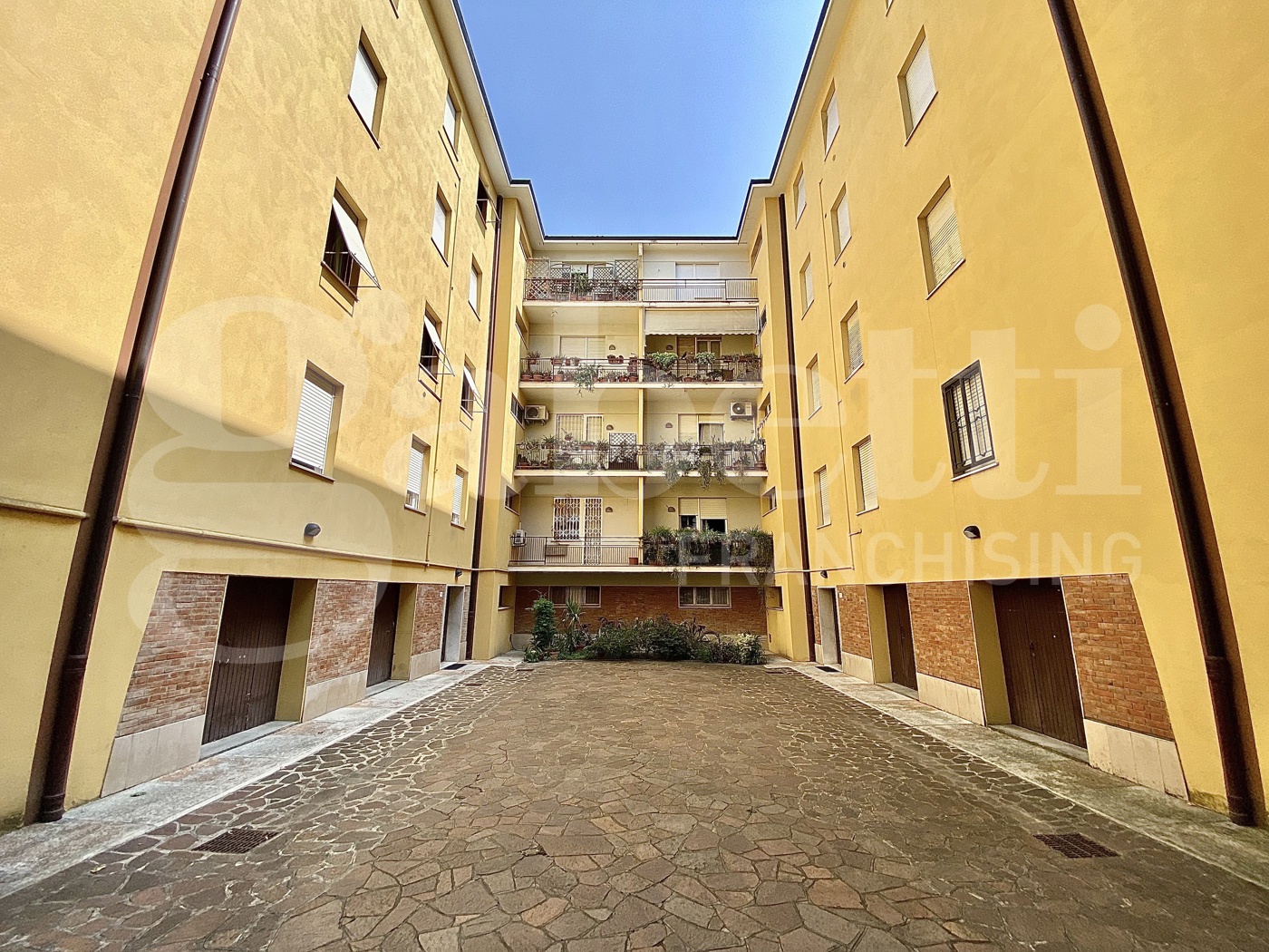 Quadrilocale in vendita a Modena