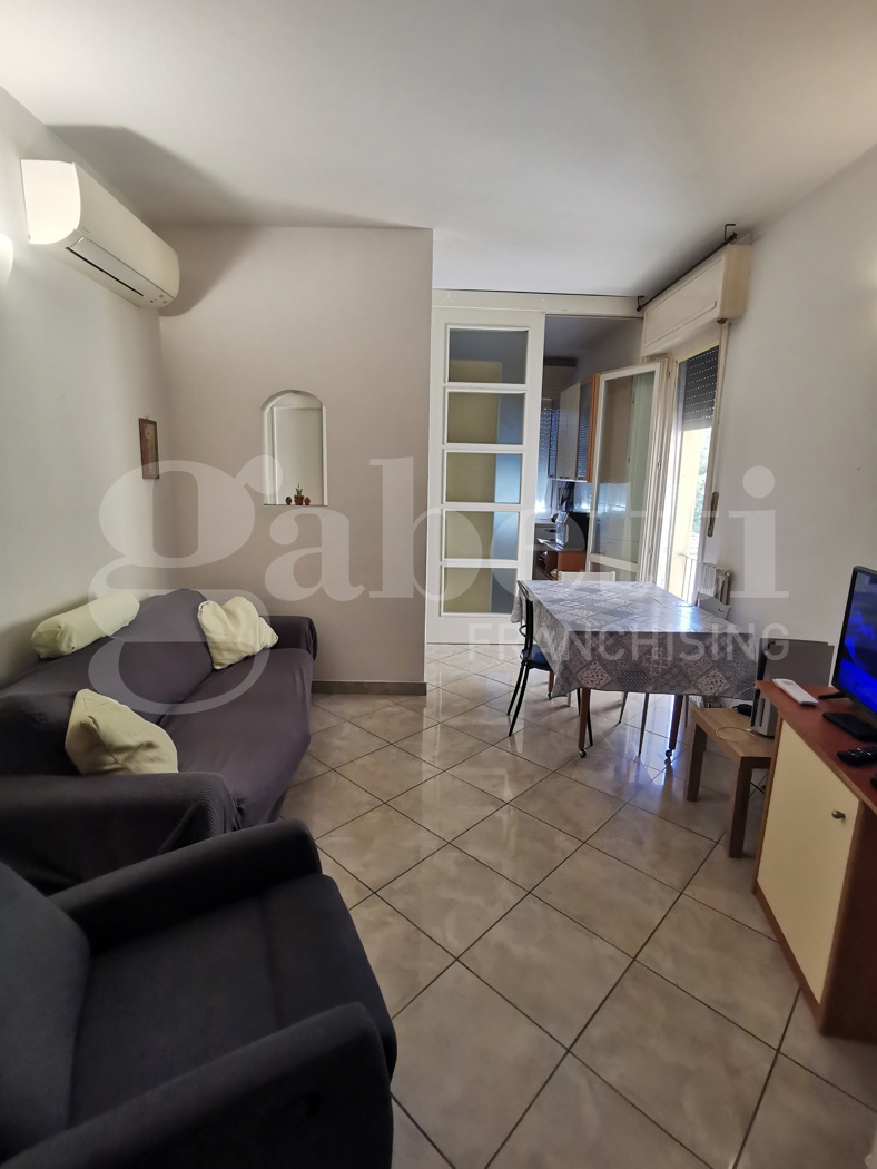 Trilocale arredato in affitto a Modena