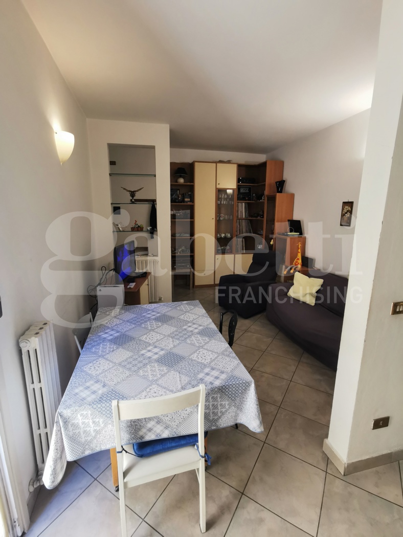 Trilocale arredato in affitto a Modena