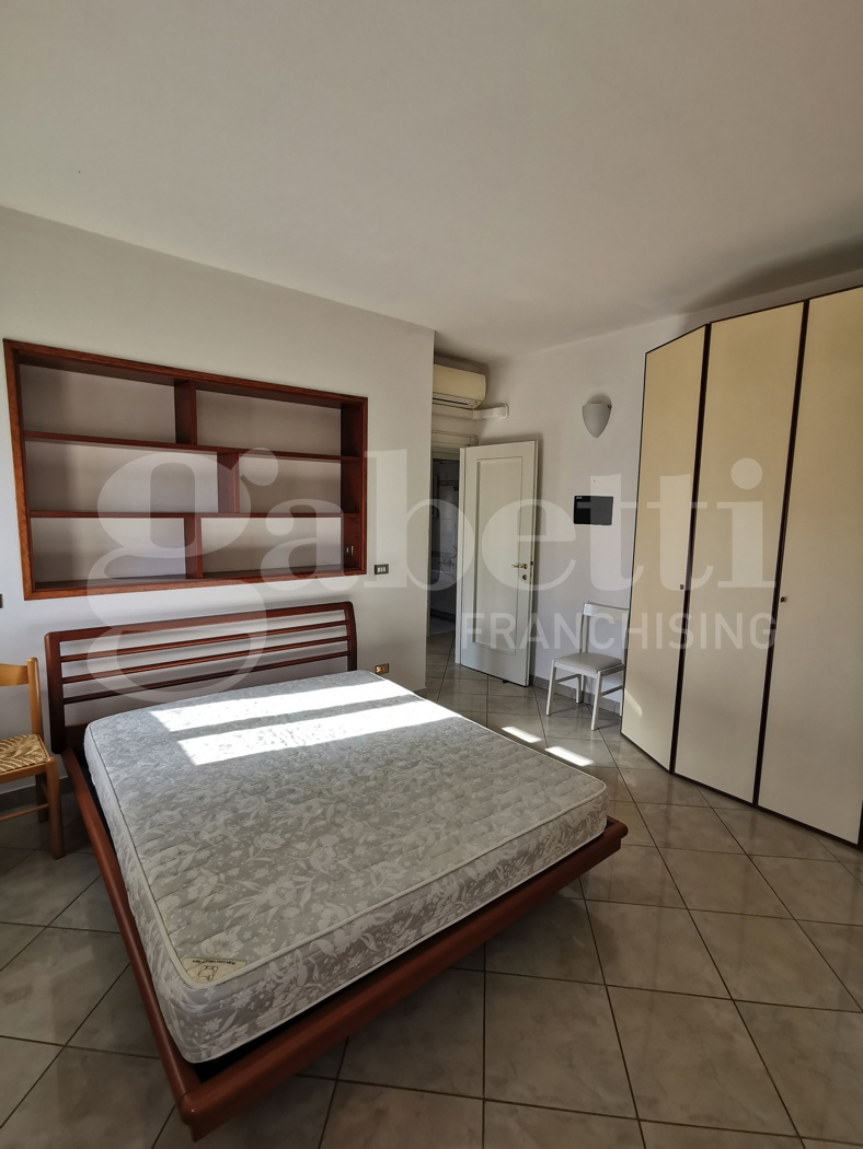 Trilocale arredato in affitto a Modena