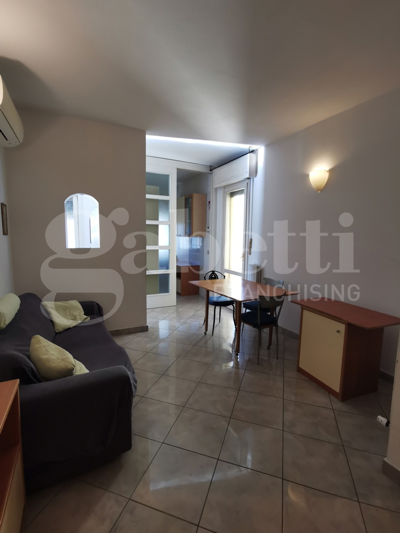 Trilocale arredato in affitto a Modena